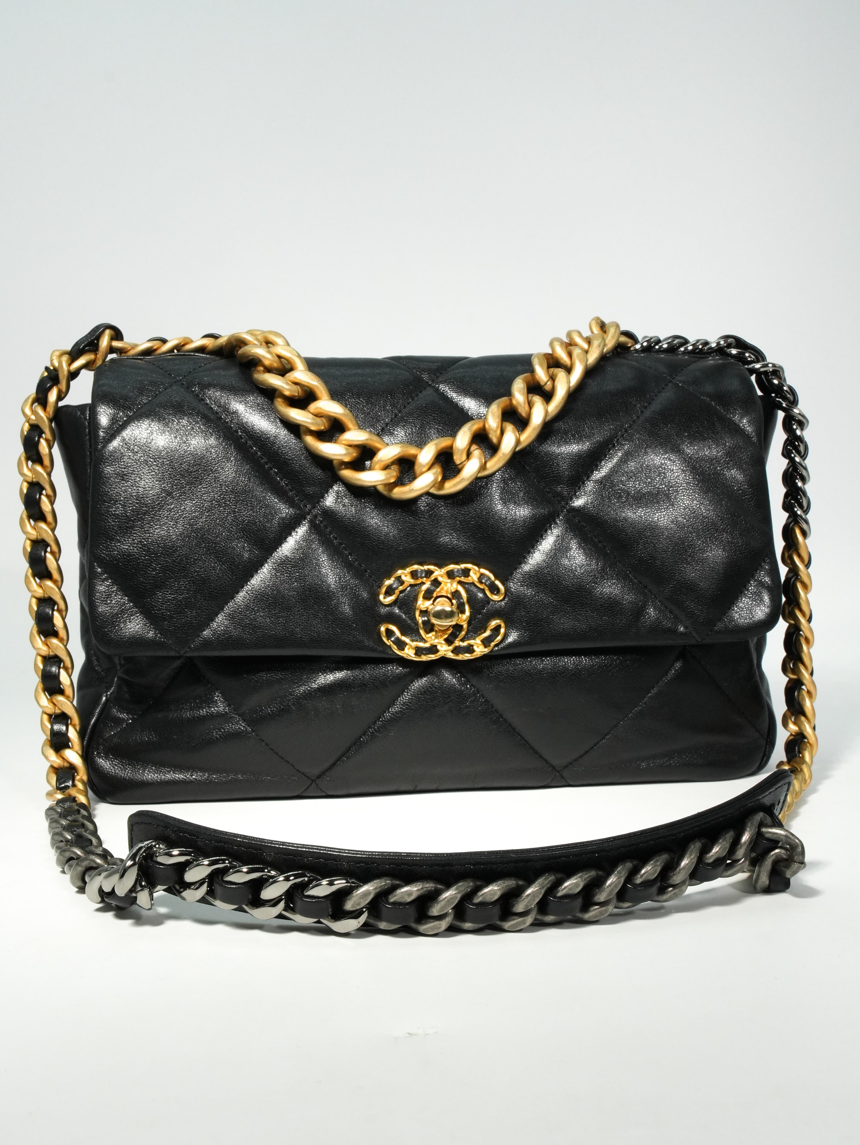 Chanel 19 Large in Pelle d’Agnello