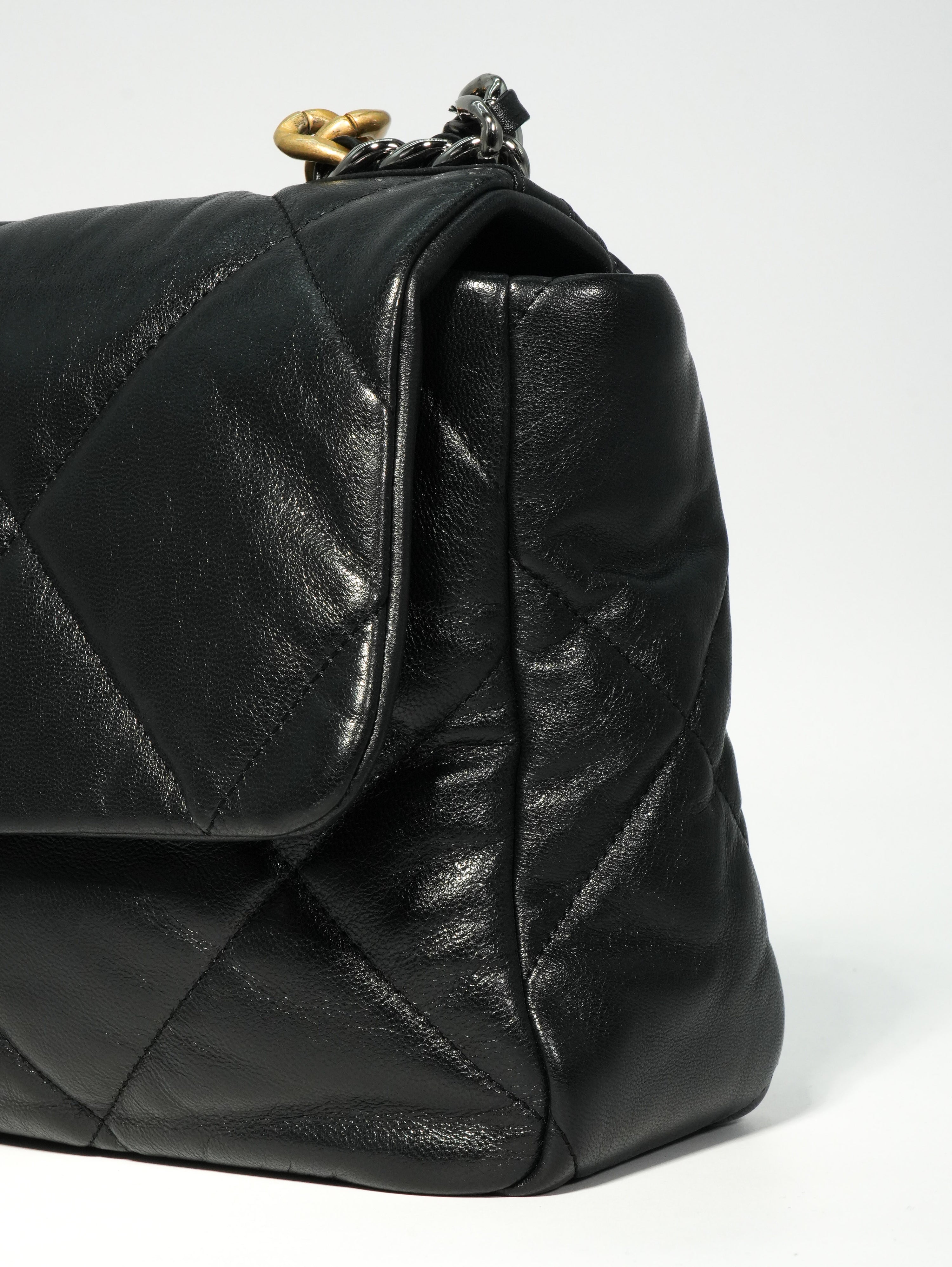 Chanel 19 Large in Pelle d’Agnello