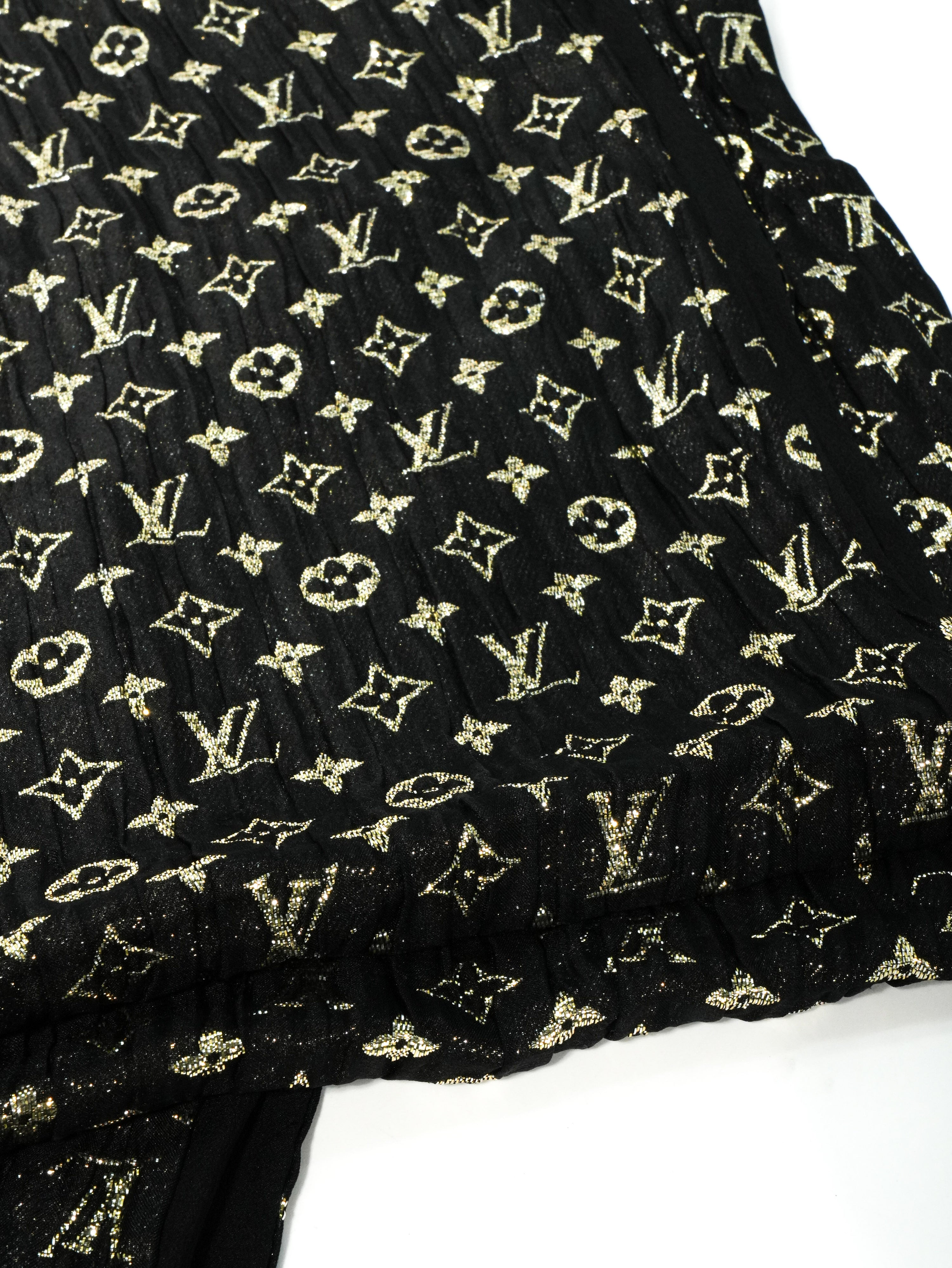 Louis Vuitton Stola Laminata Gold