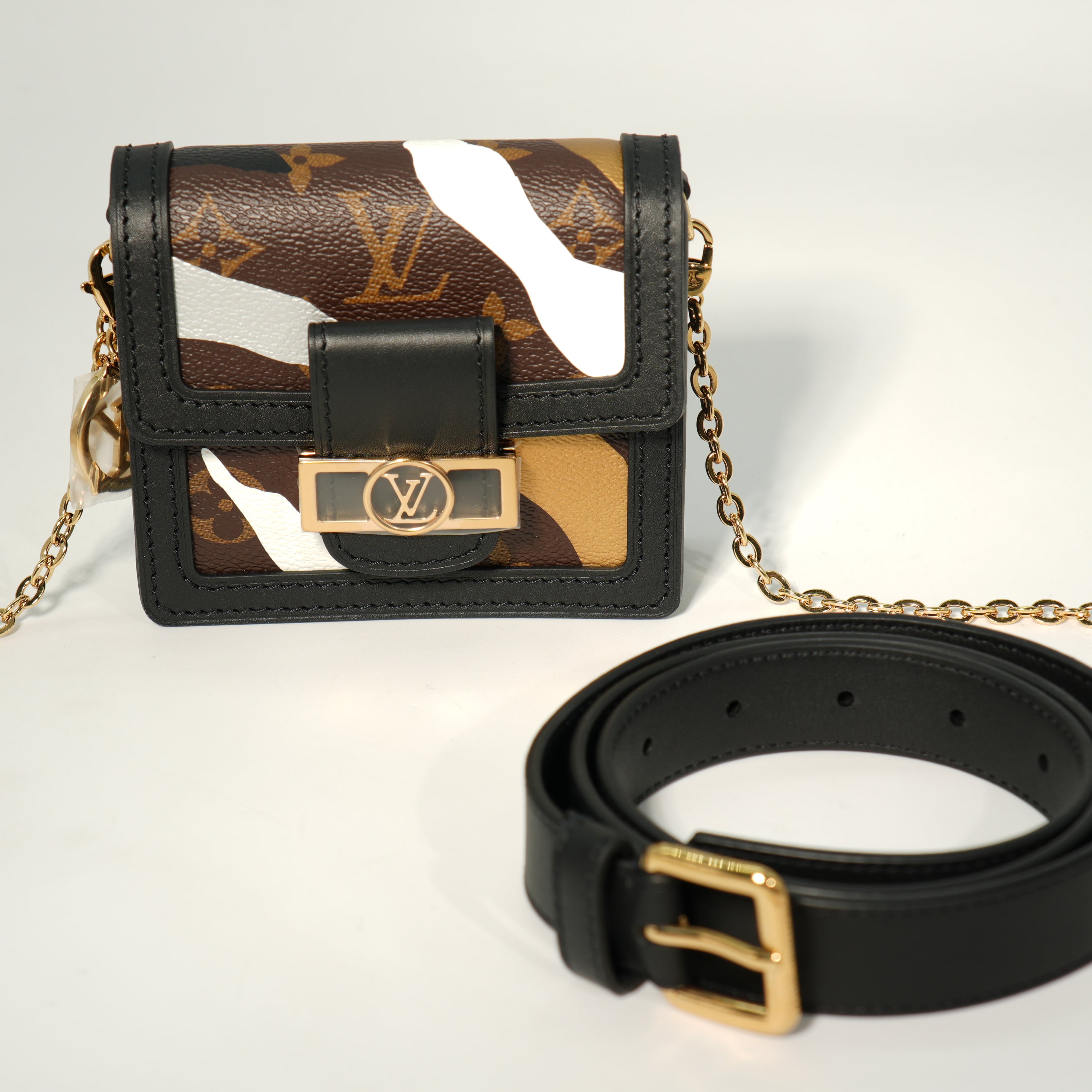 Louis Vuitton Marsupio Dauphine x LOL