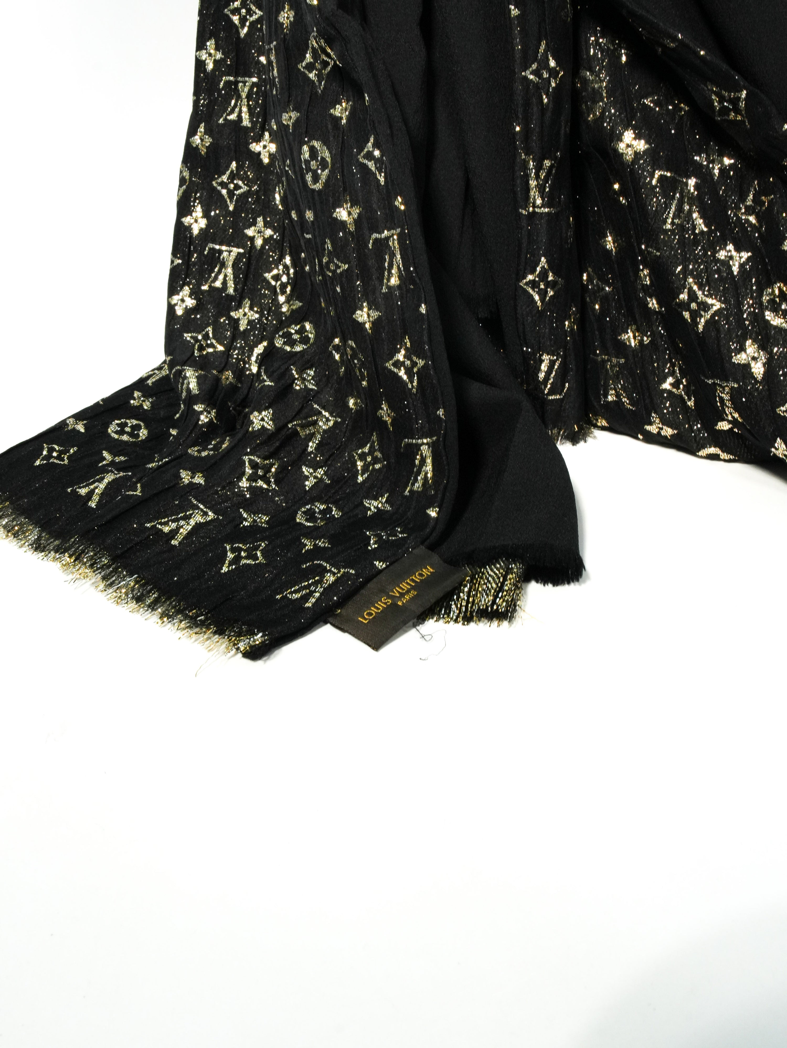 Louis Vuitton Stola Laminata Gold