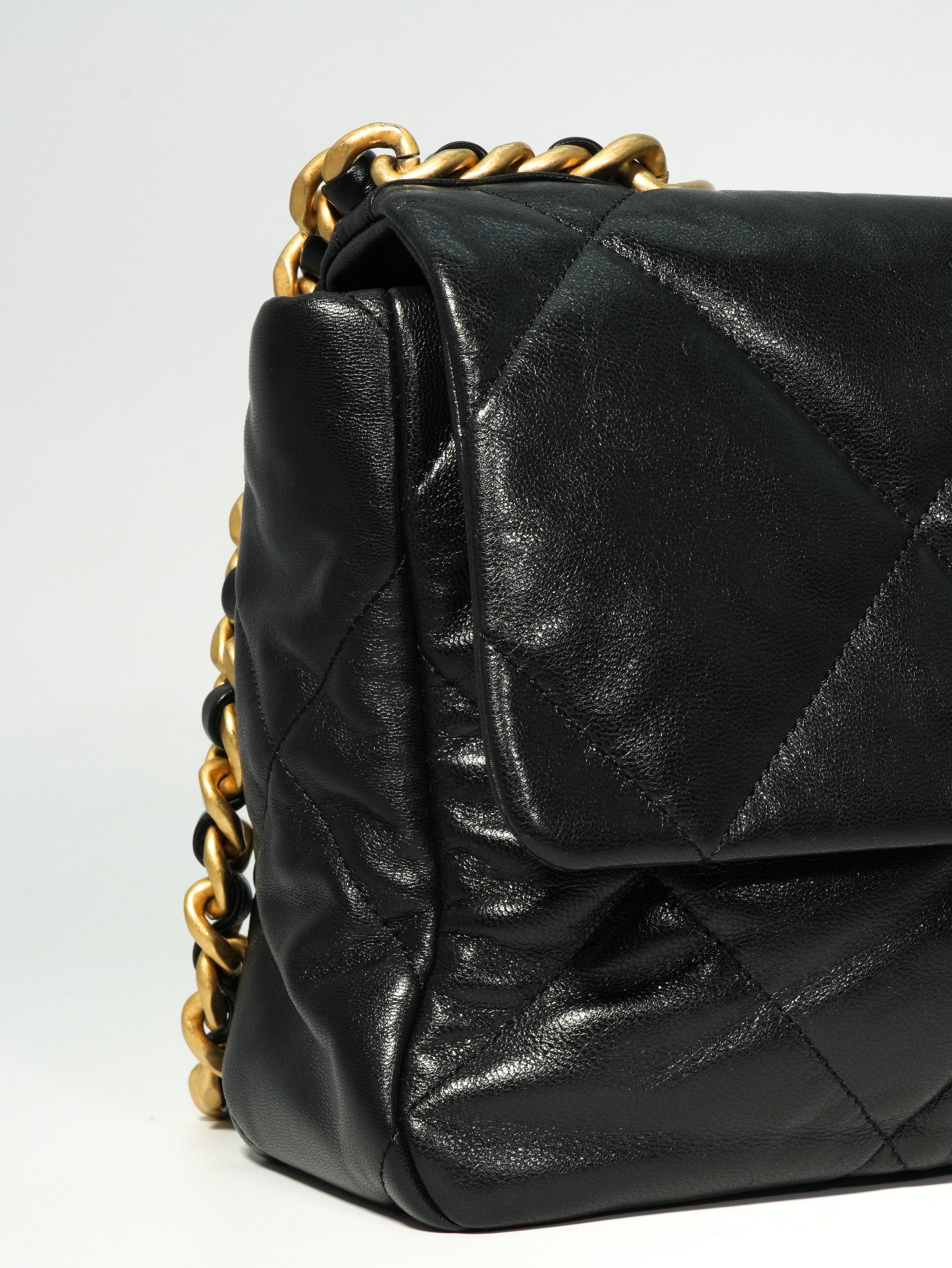Chanel 19 Large in Pelle d’Agnello