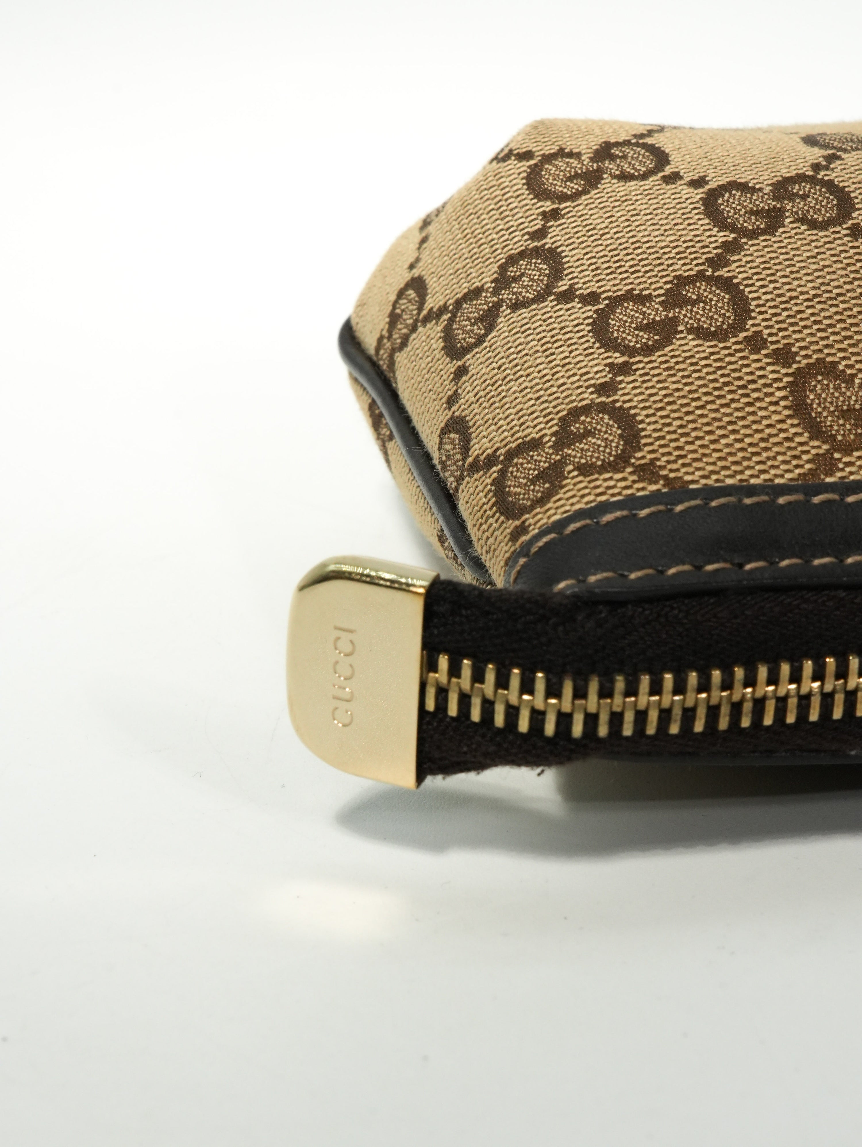 Gucci Mini Pochette GG Wave