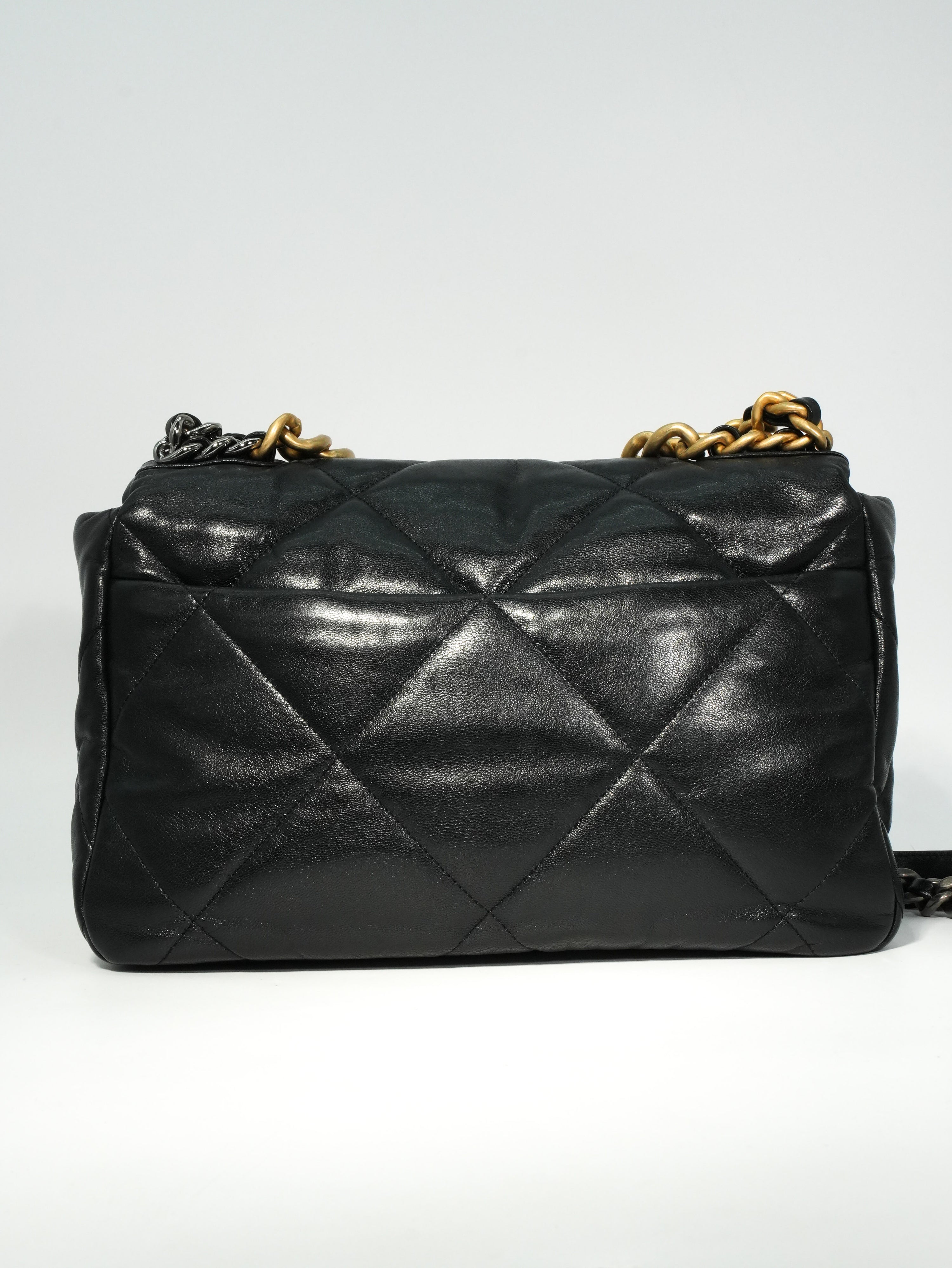 Chanel 19 Large in Pelle d’Agnello