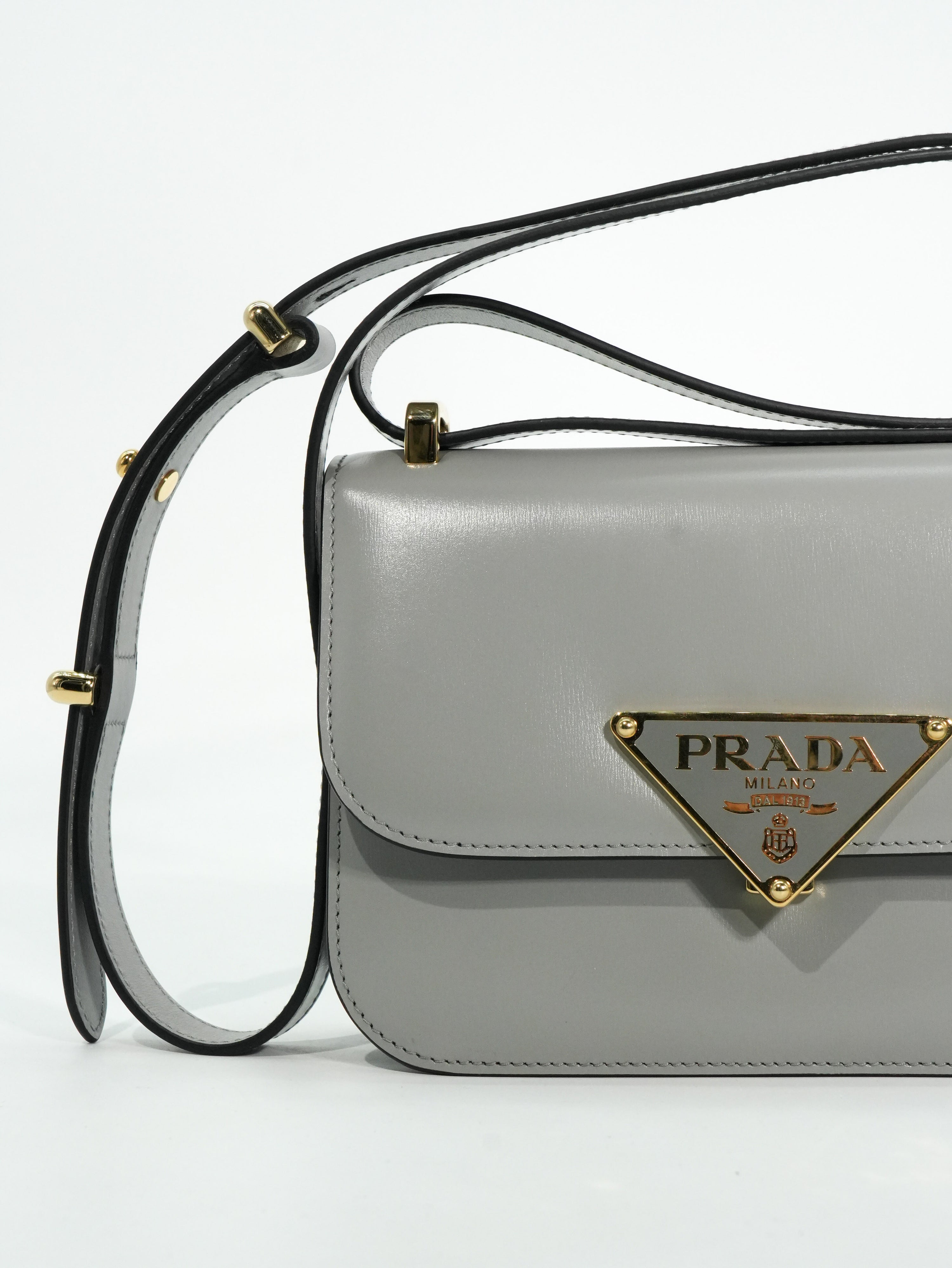 Prada Emblème in Pelle