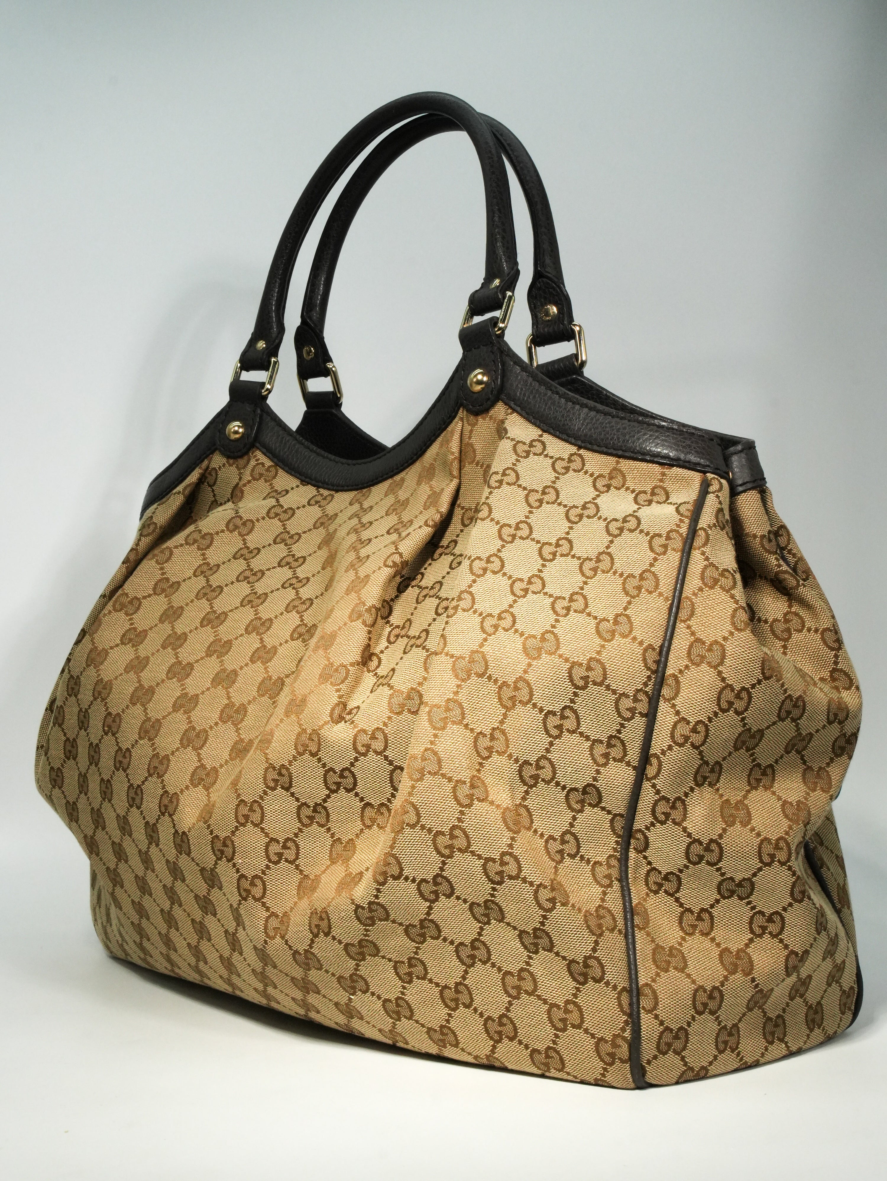 Gucci Sukey Large GG Wave