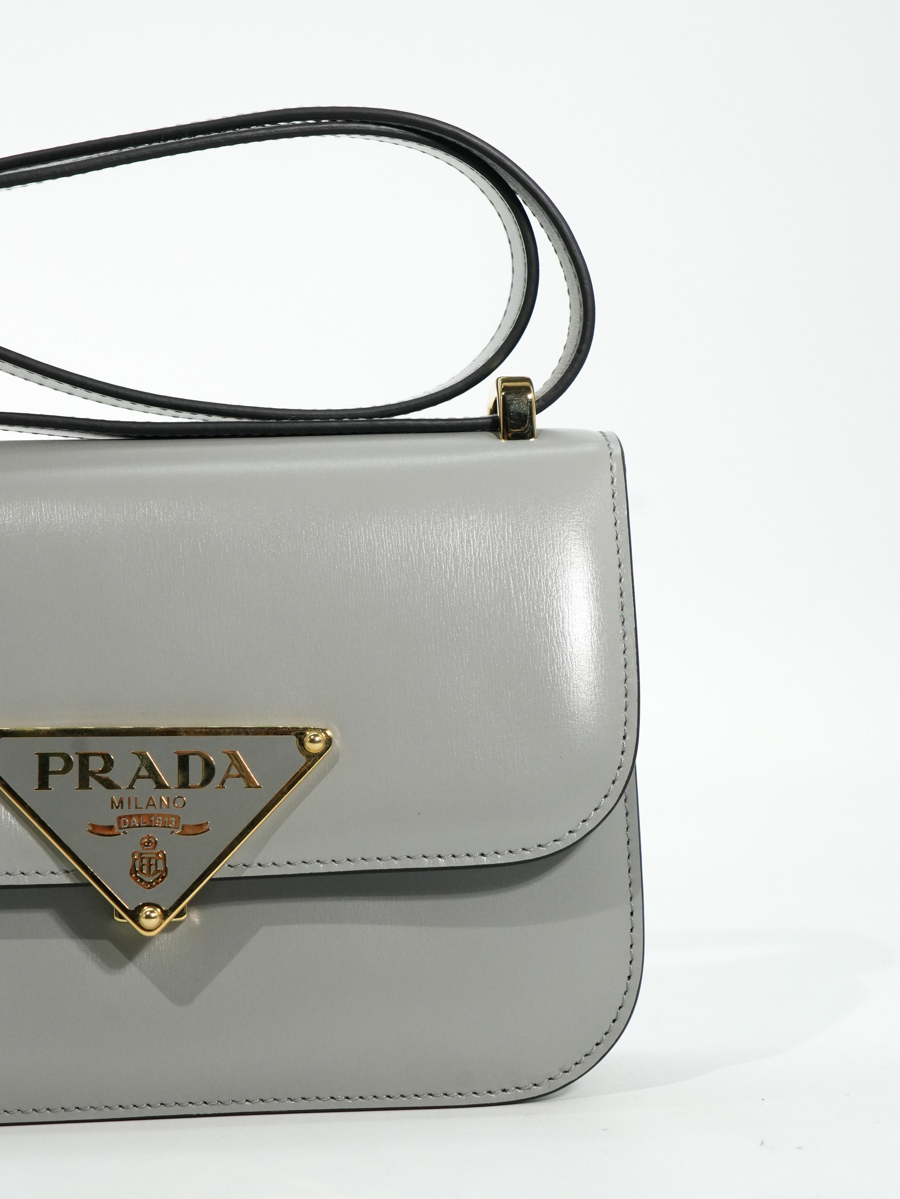 Prada Emblème in Pelle