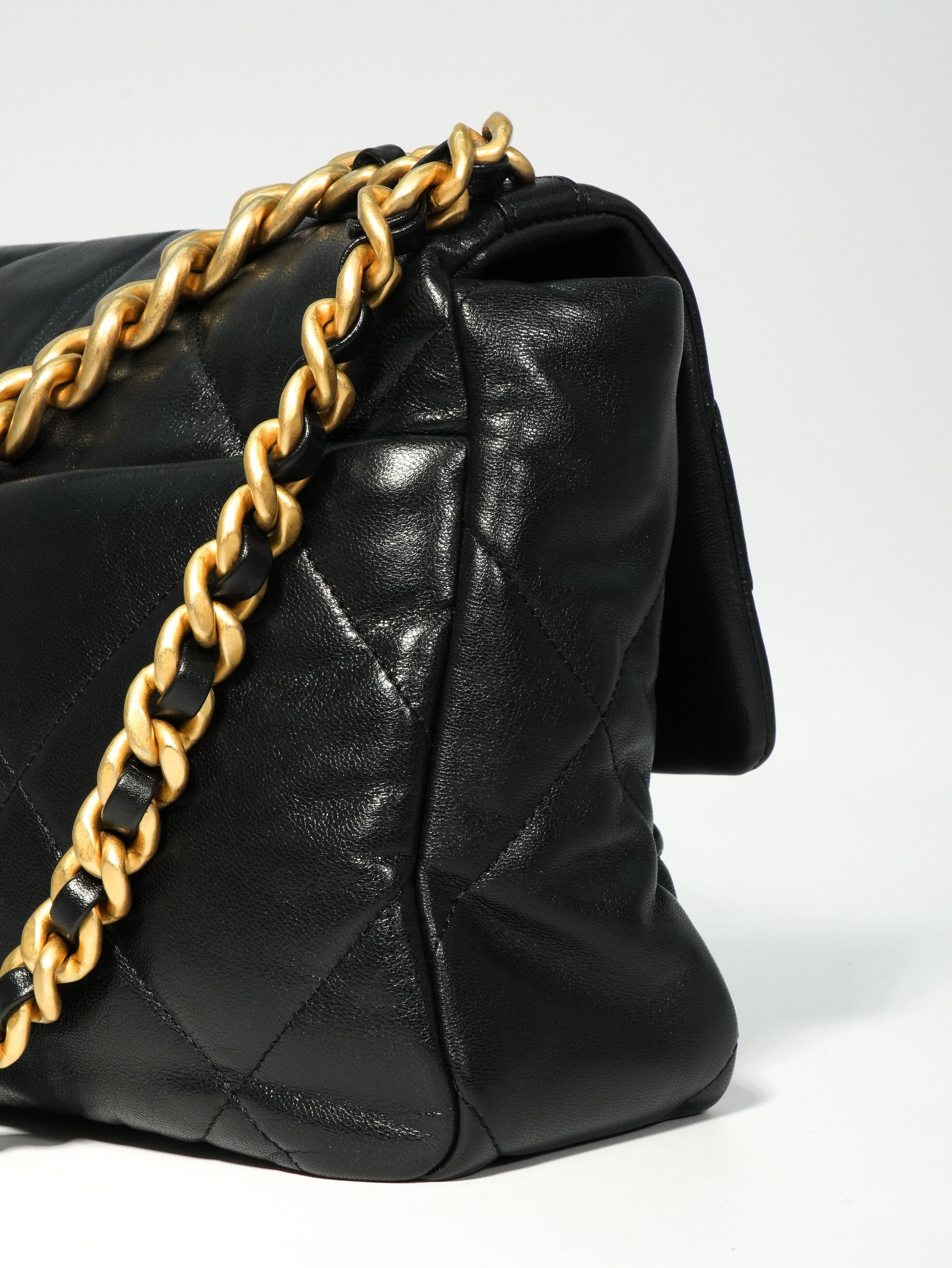 Chanel 19 Large in Pelle d’Agnello