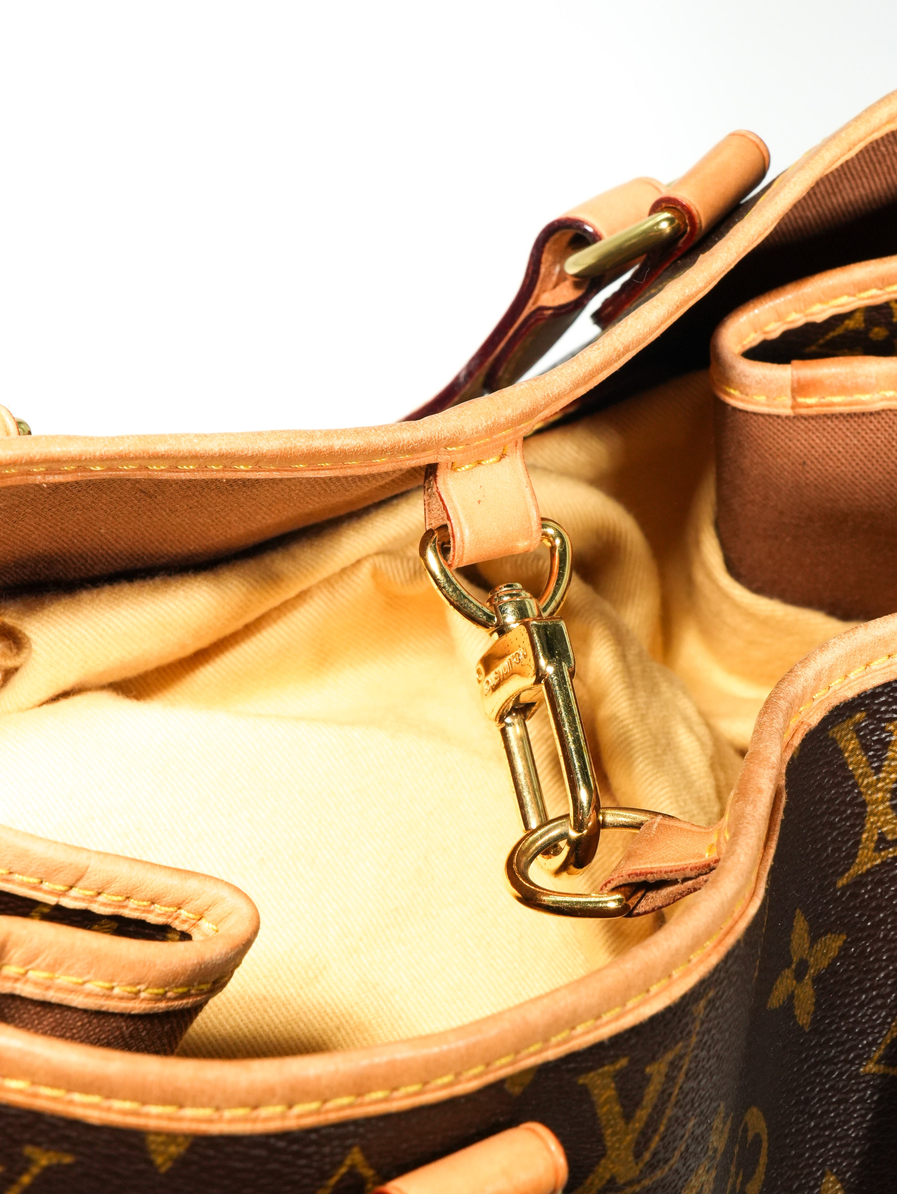 Louis Vuitton Batignles Monogram