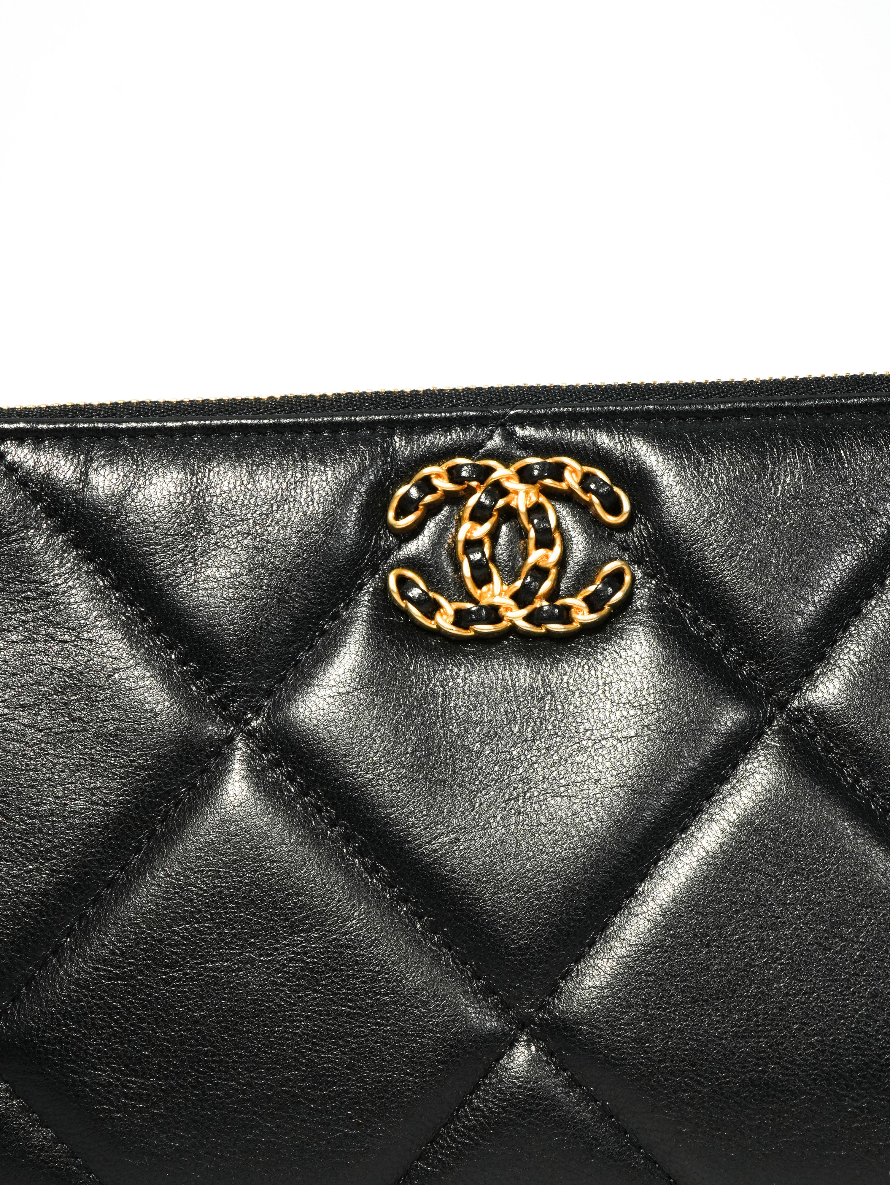 Chanel 19 Mini Pochette Agnello
