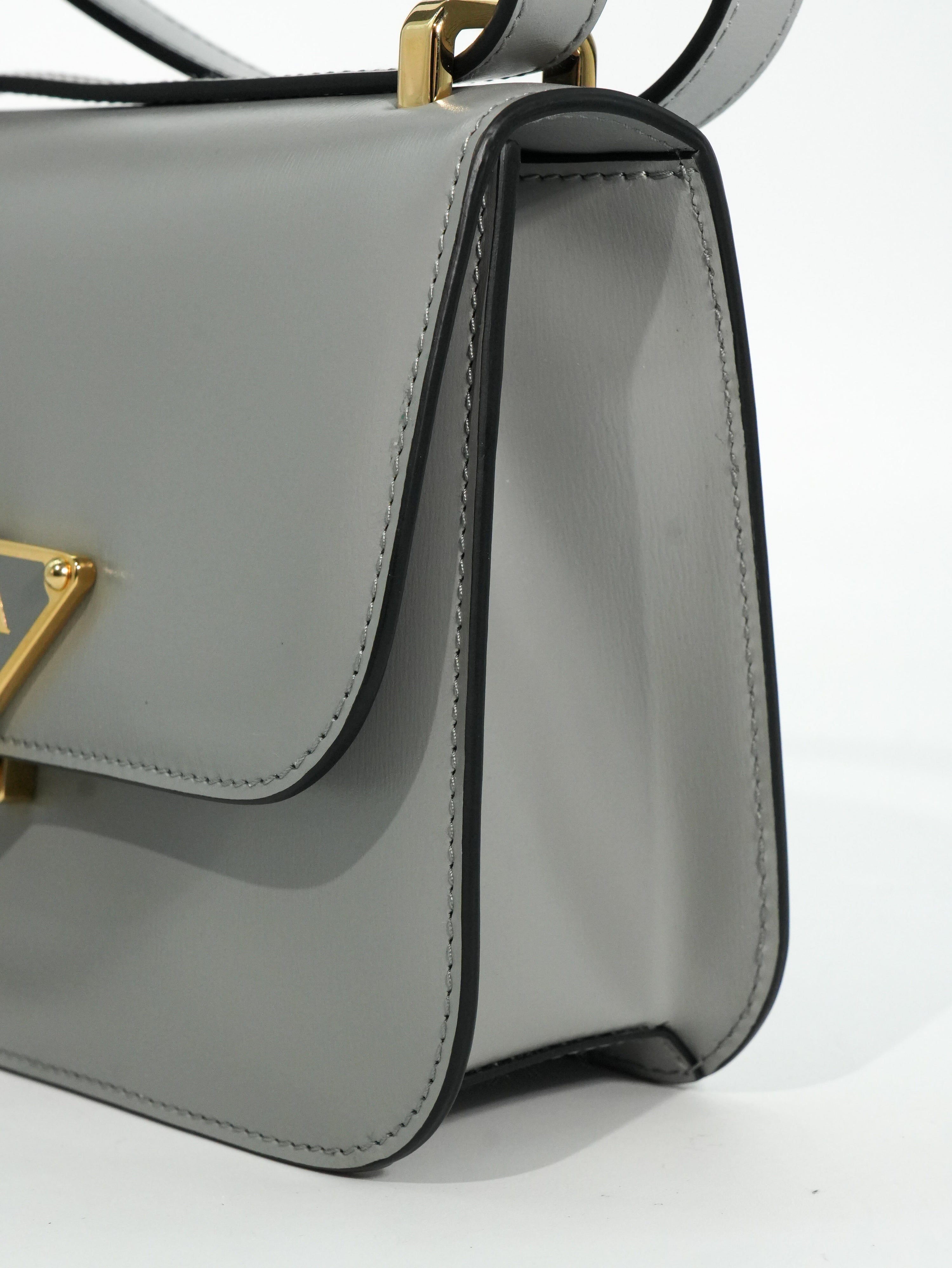 Prada Emblème in Pelle