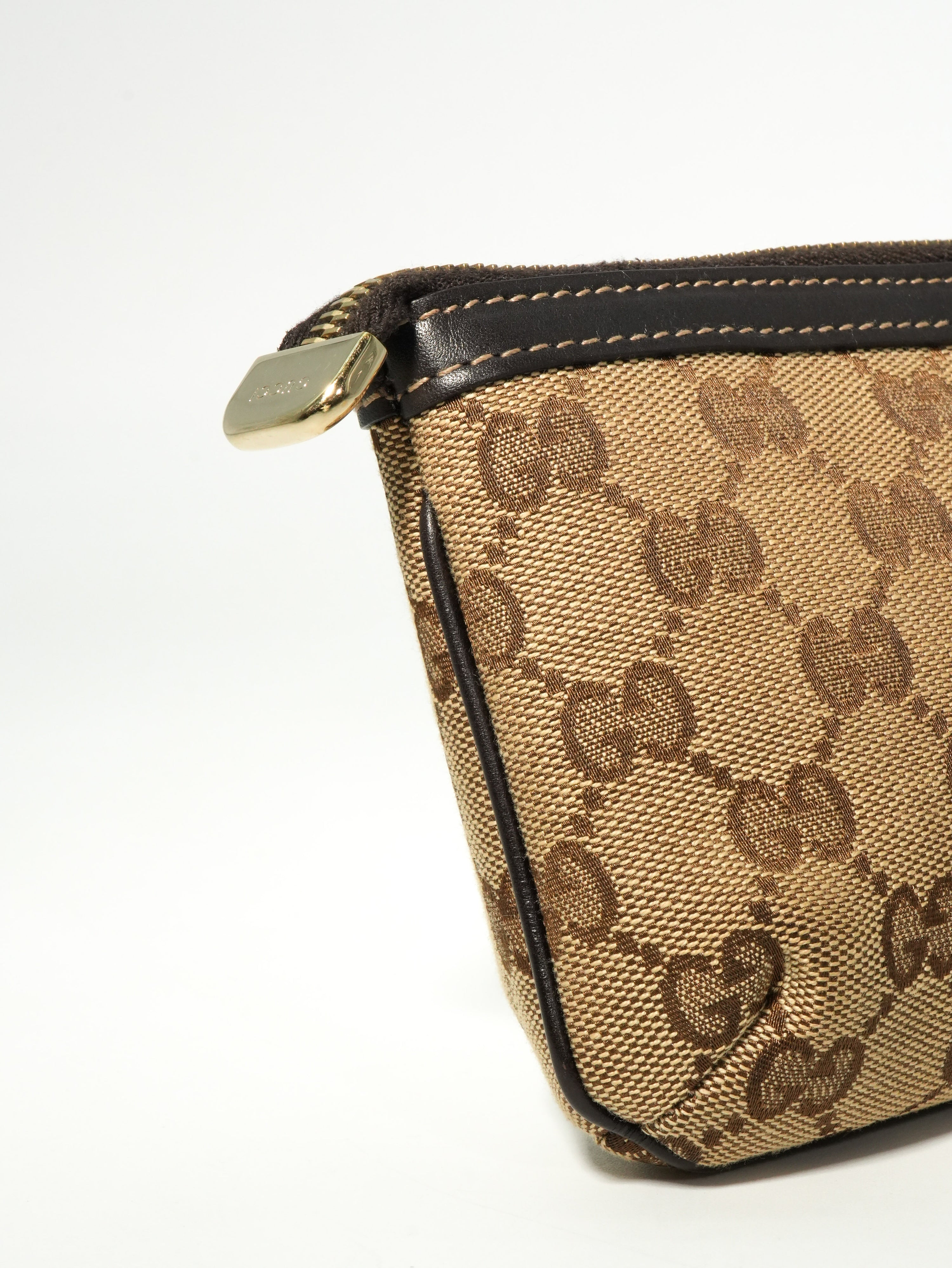 Gucci Mini Pochette GG Wave