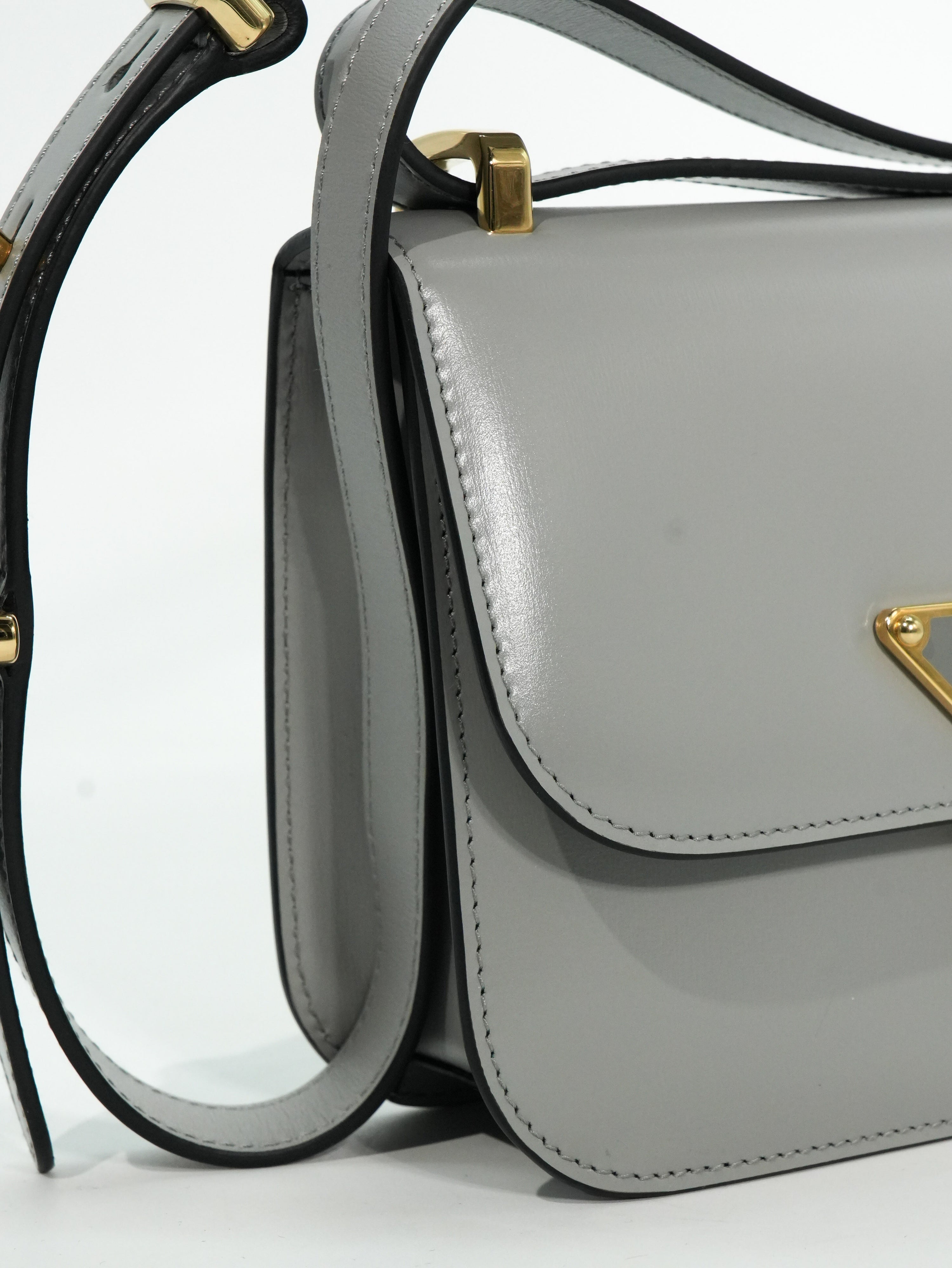 Prada Emblème in Pelle