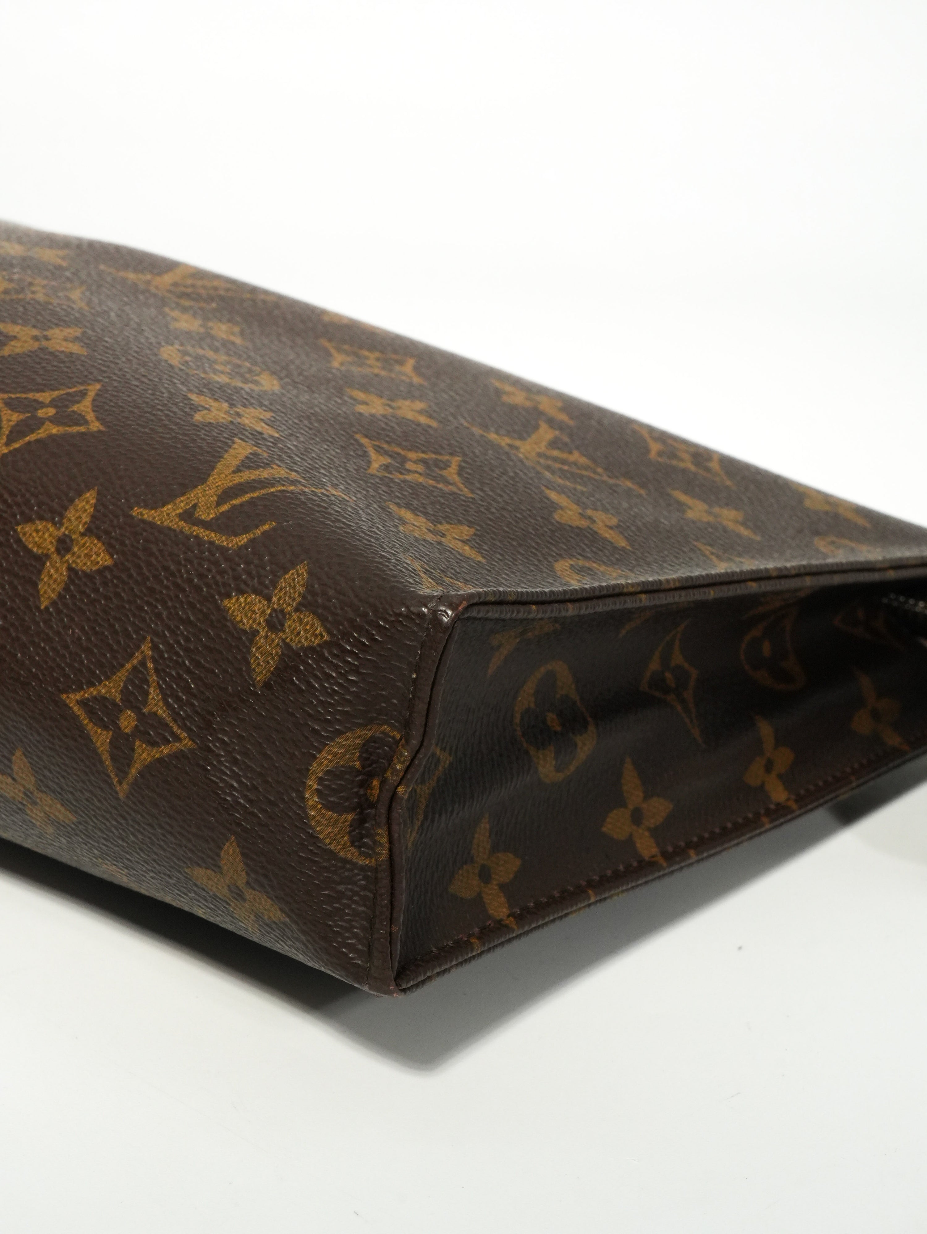 Louis Vuitton Pochette Toilette Monogram