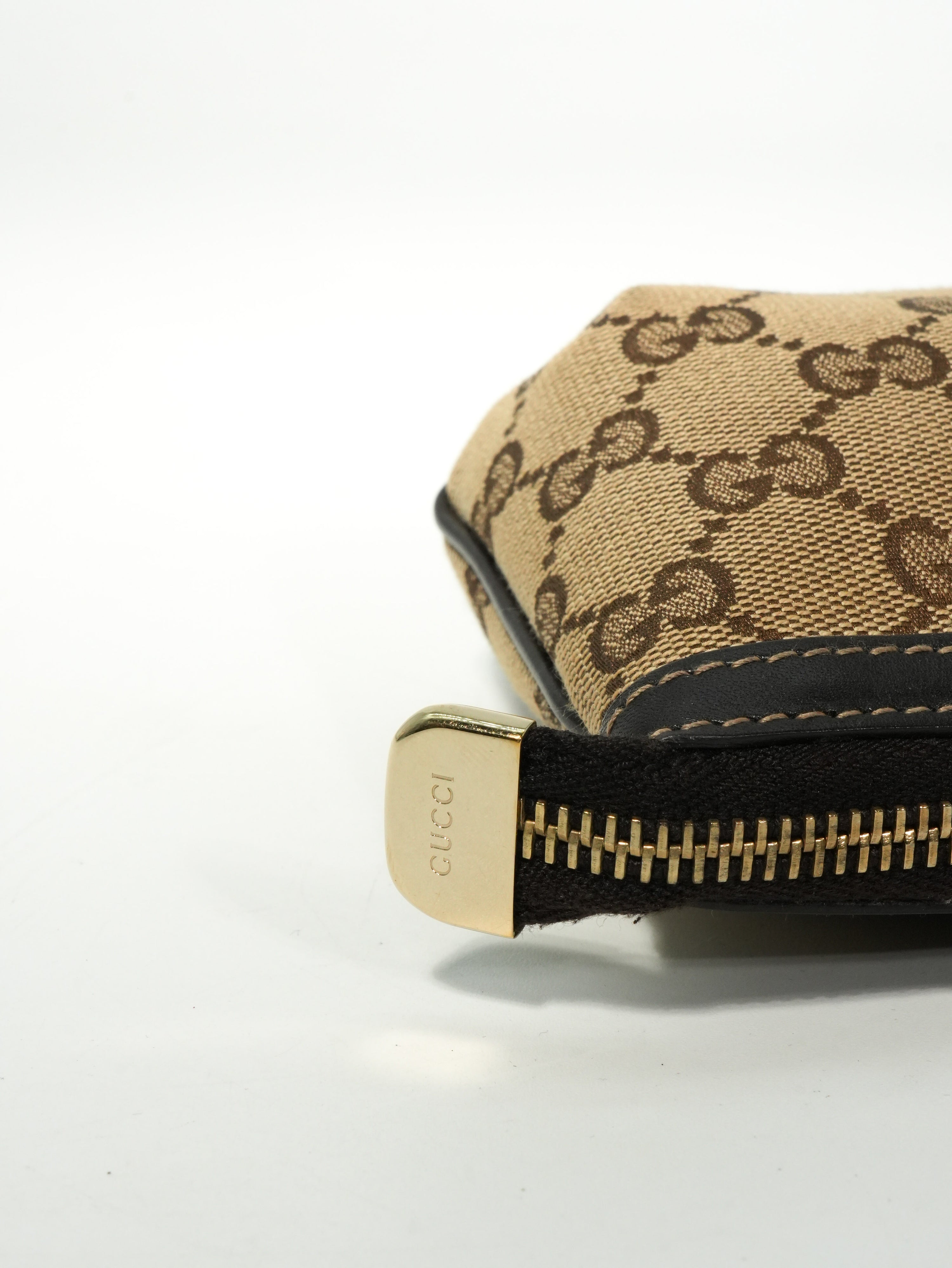 Gucci Mini Pochette GG Wave