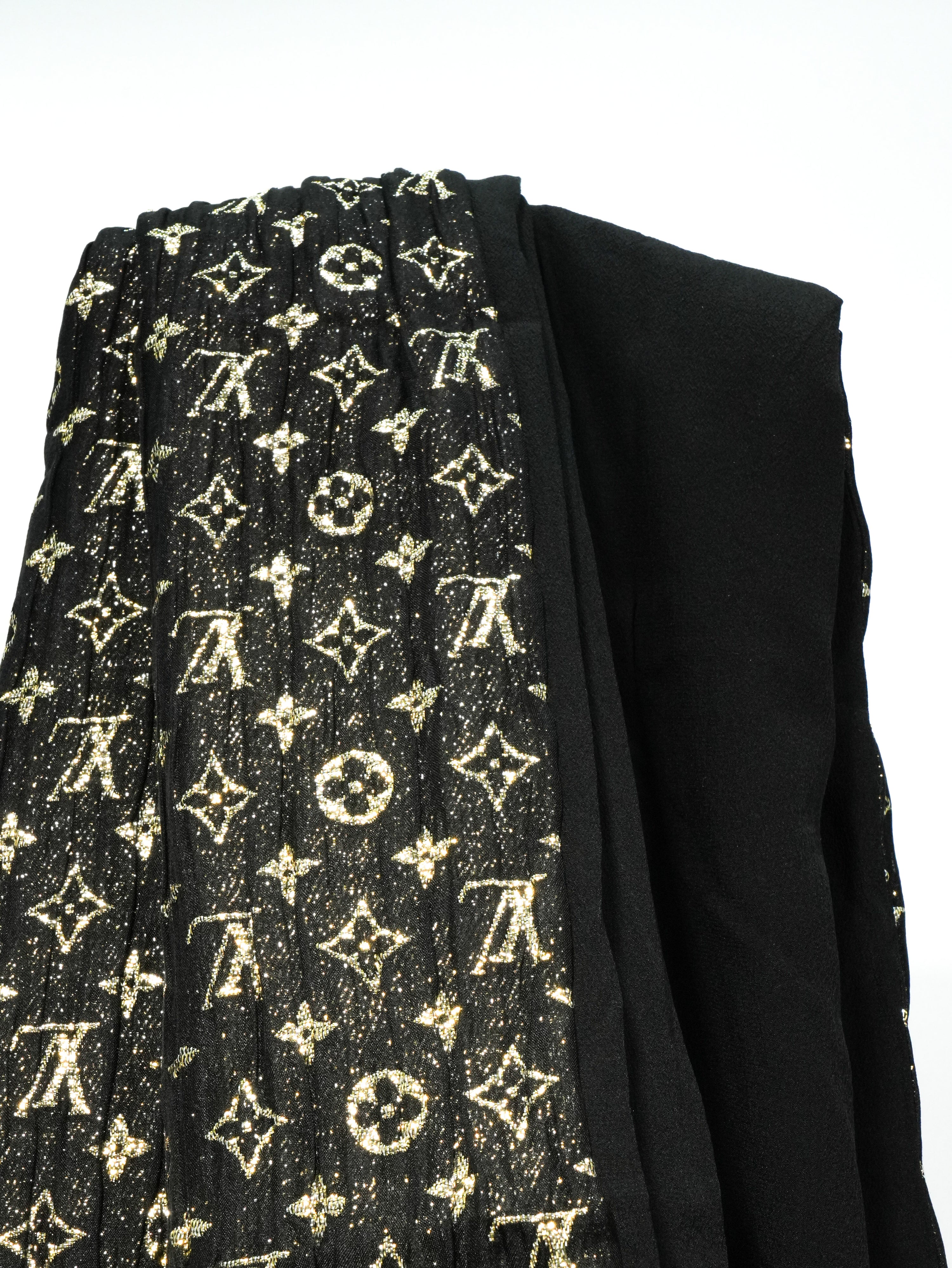 Louis Vuitton Stola Laminata Gold