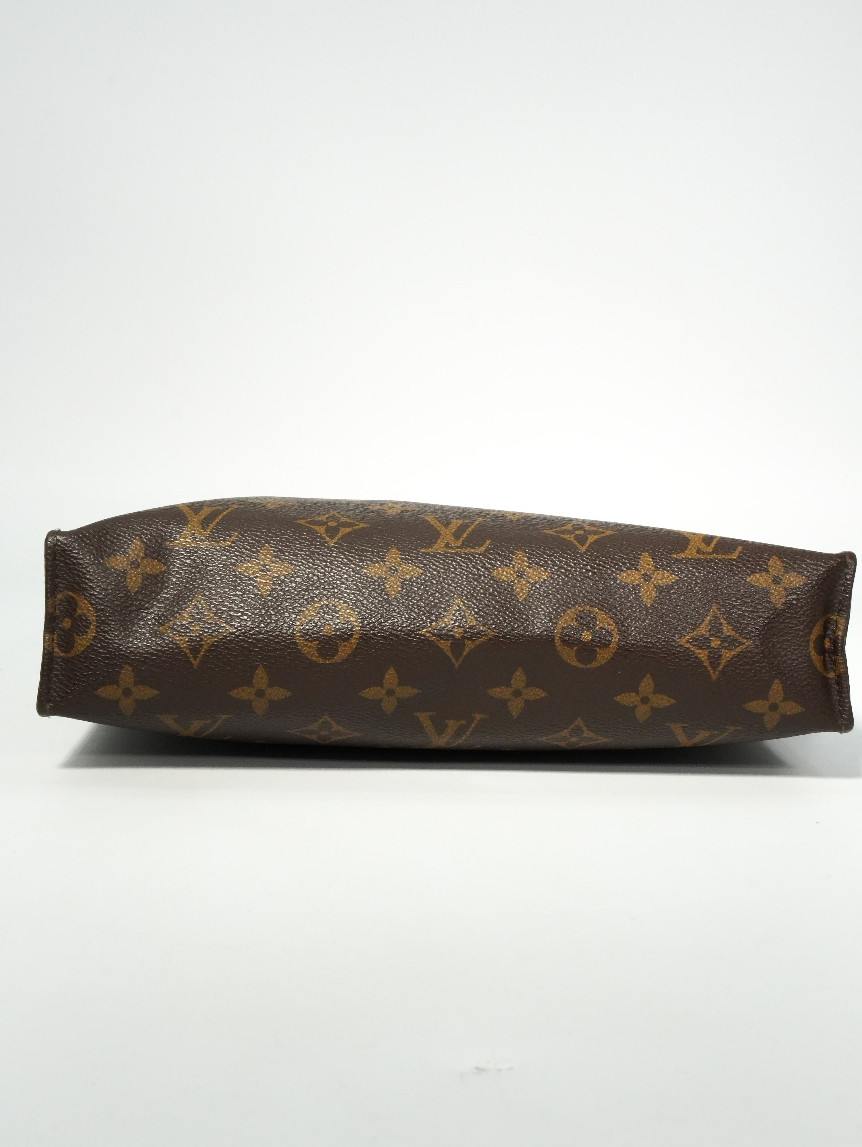 Louis Vuitton Pochette Toilette Monogram