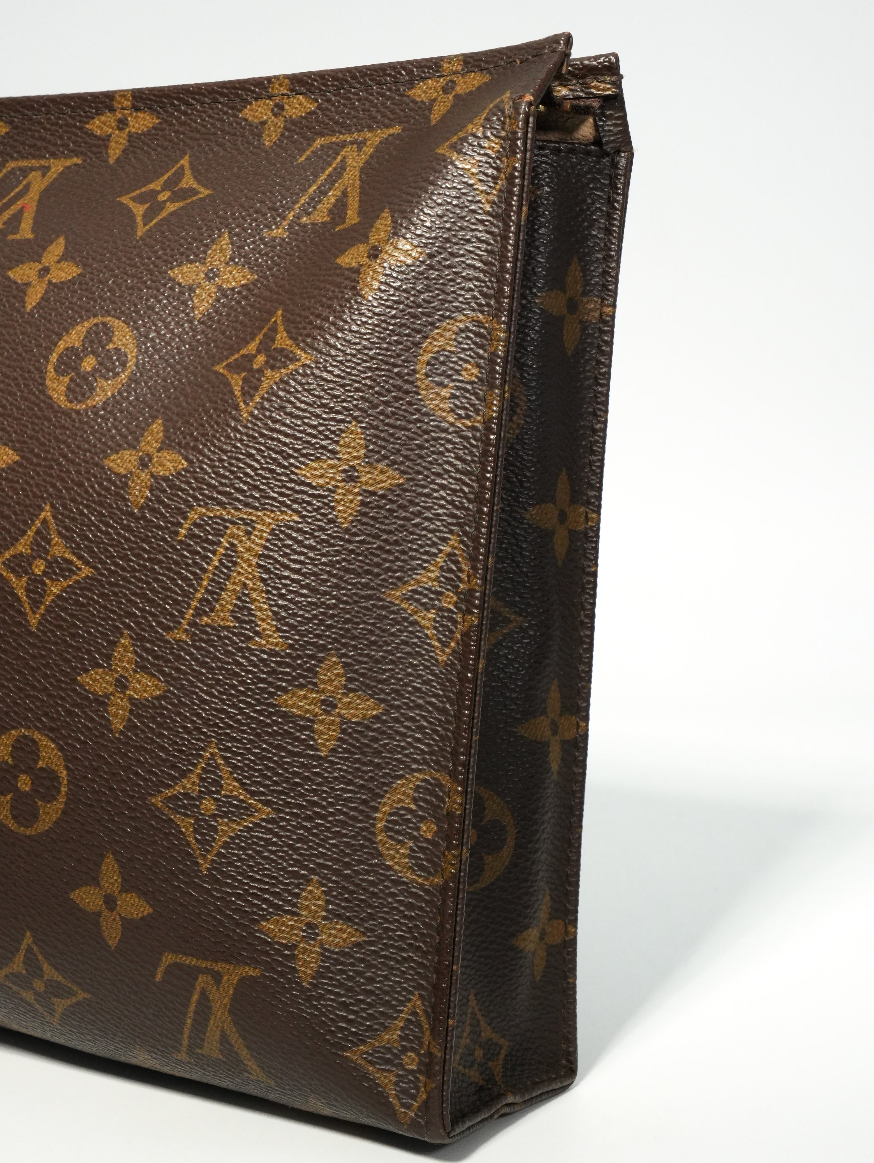 Louis Vuitton Pochette Toilette Monogram
