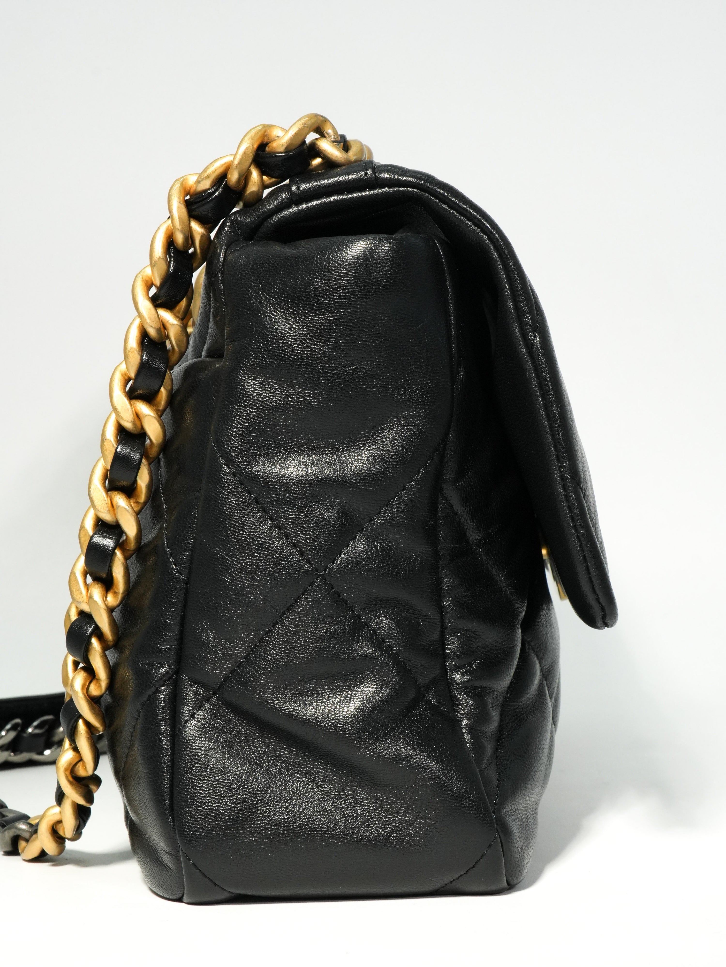 Chanel 19 Large in Pelle d’Agnello