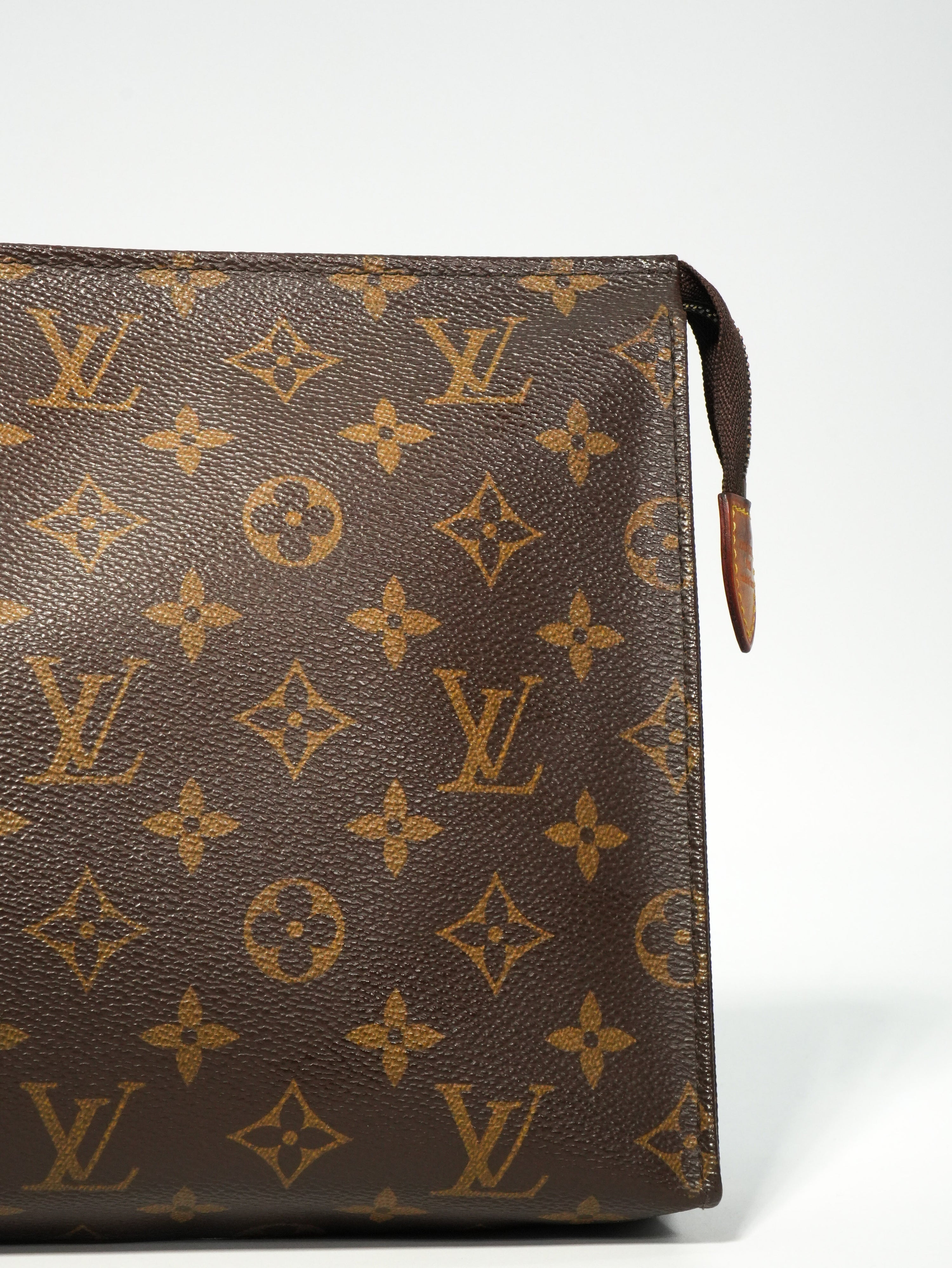 Louis Vuitton Pochette Toilette Monogram