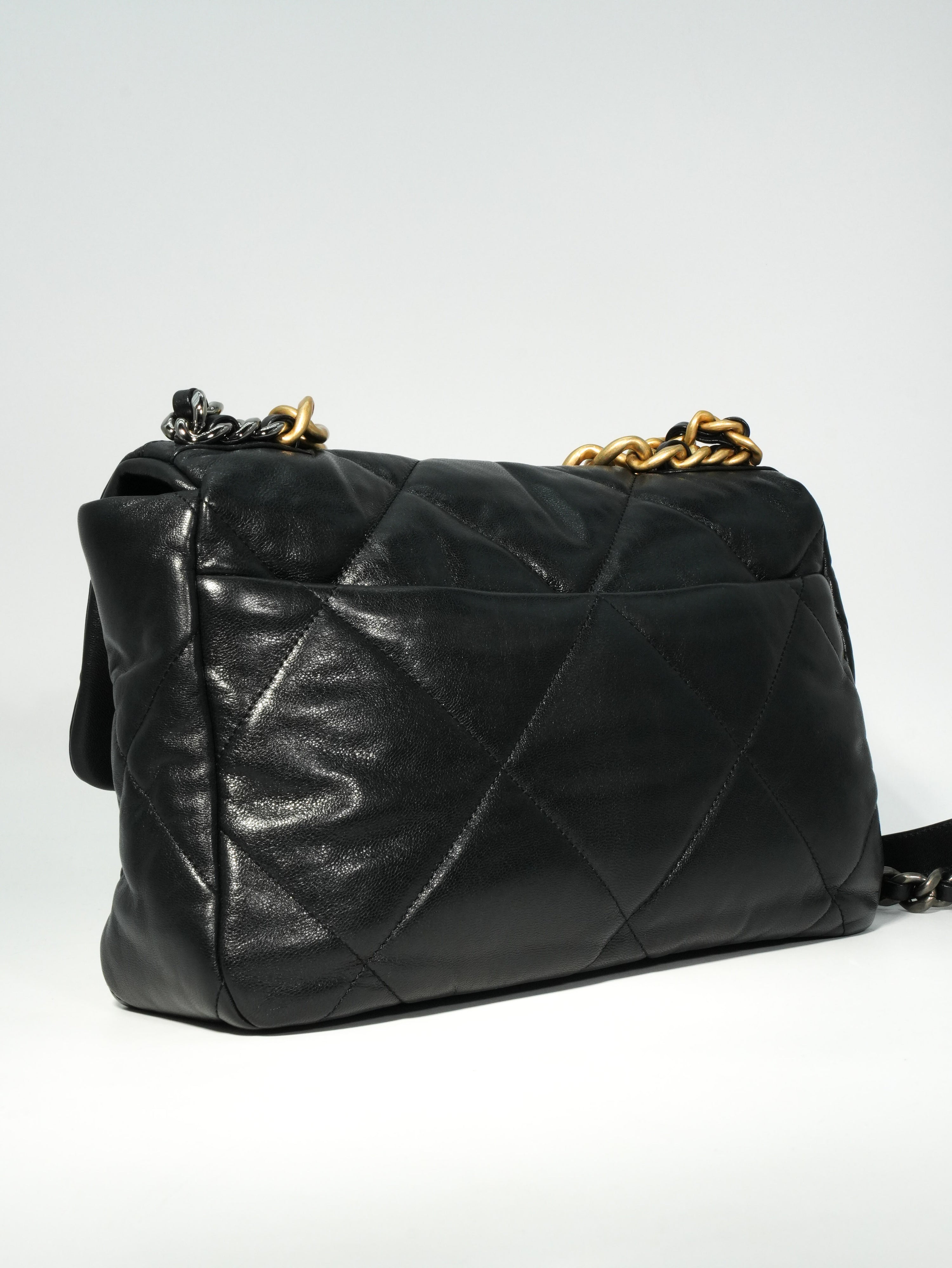 Chanel 19 Large in Pelle d’Agnello
