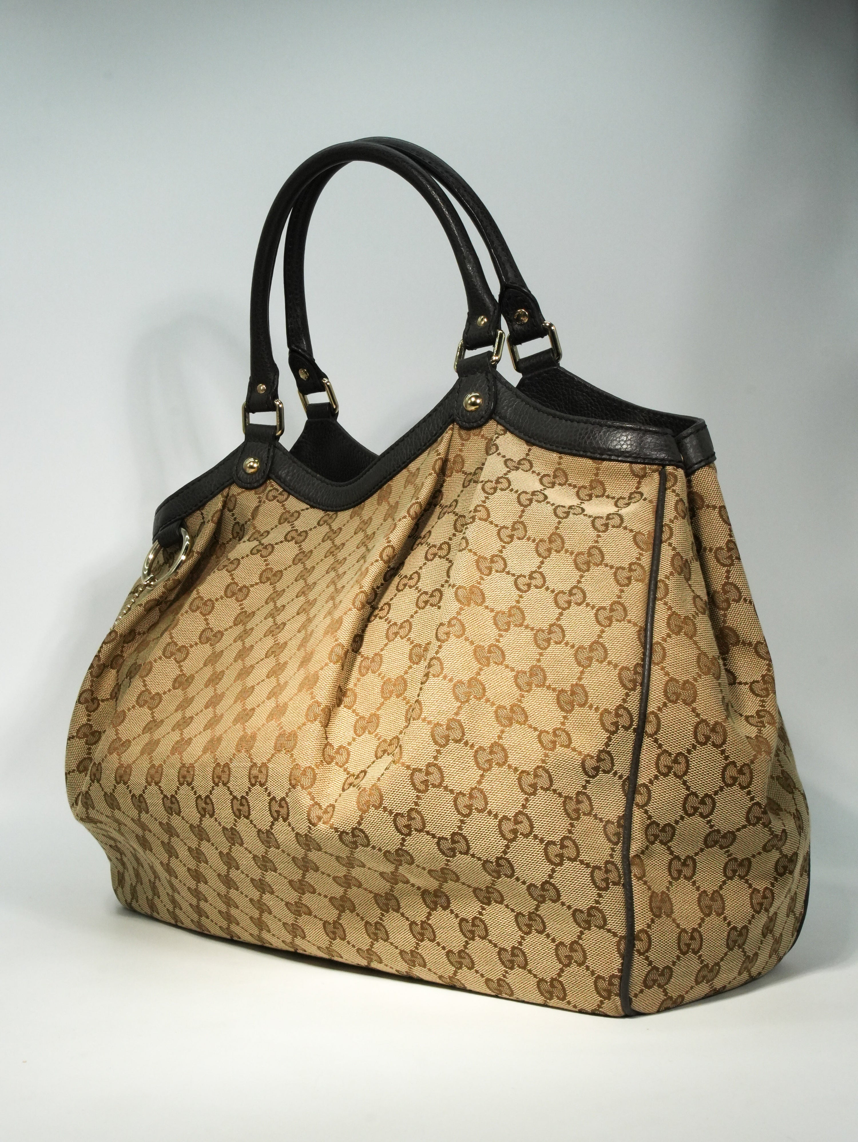 Gucci Sukey Large GG Wave