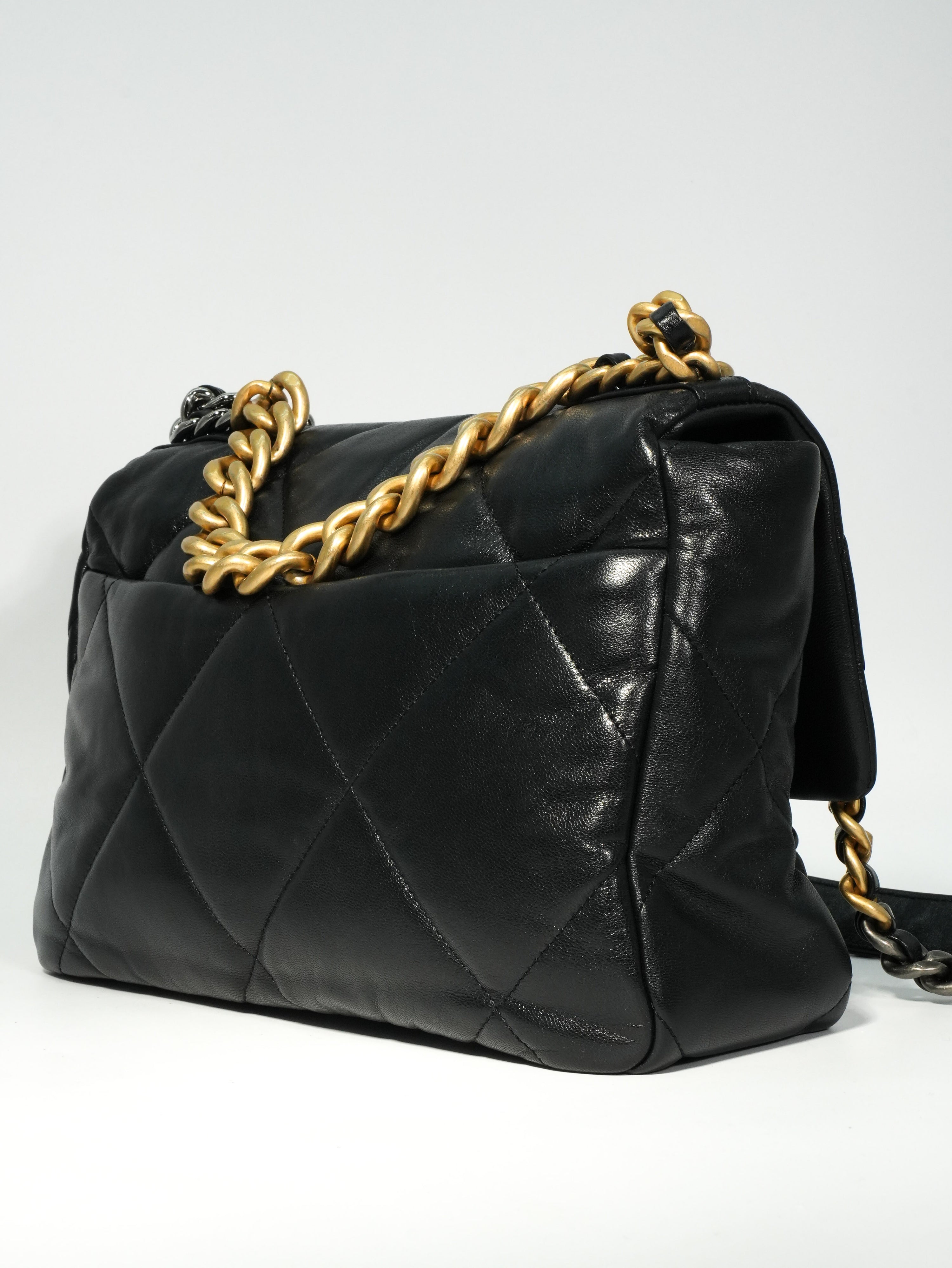 Chanel 19 Large in Pelle d’Agnello