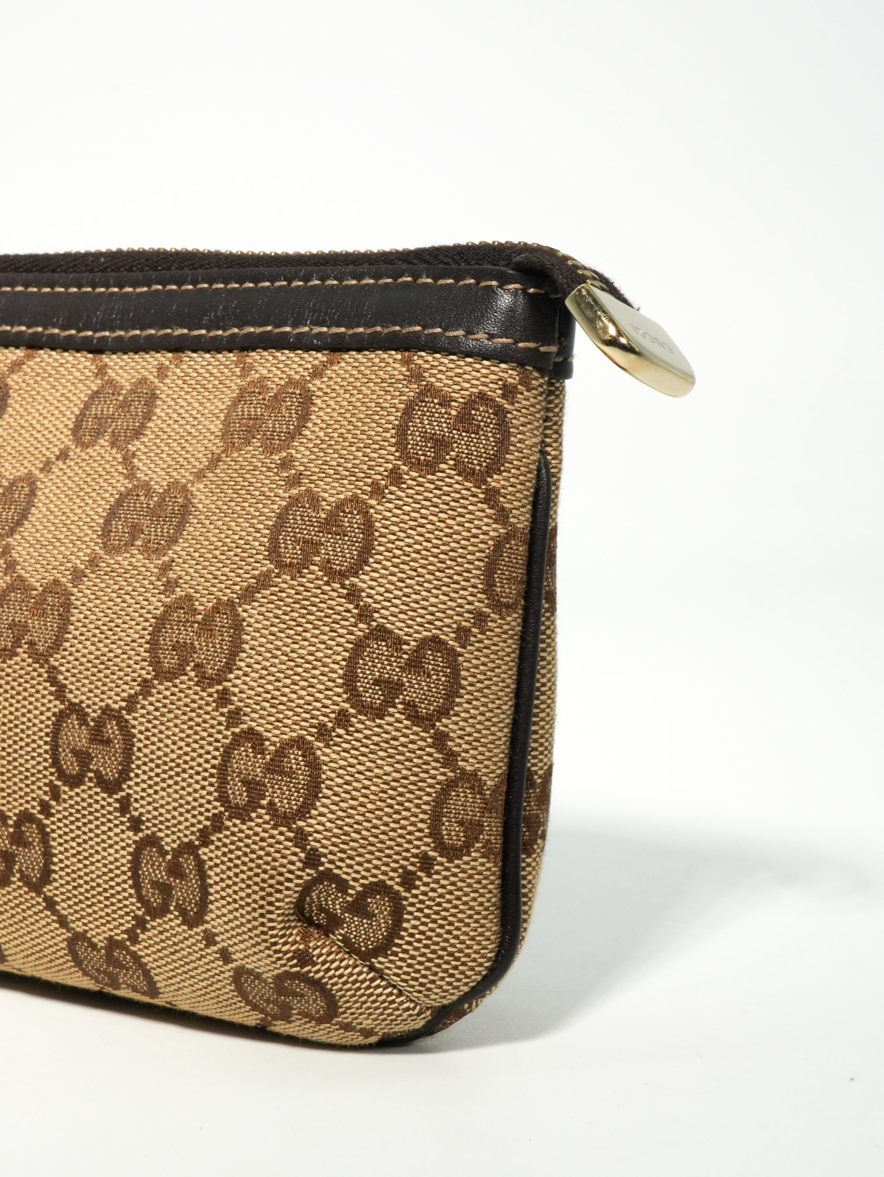 Gucci Mini Pochette GG Wave