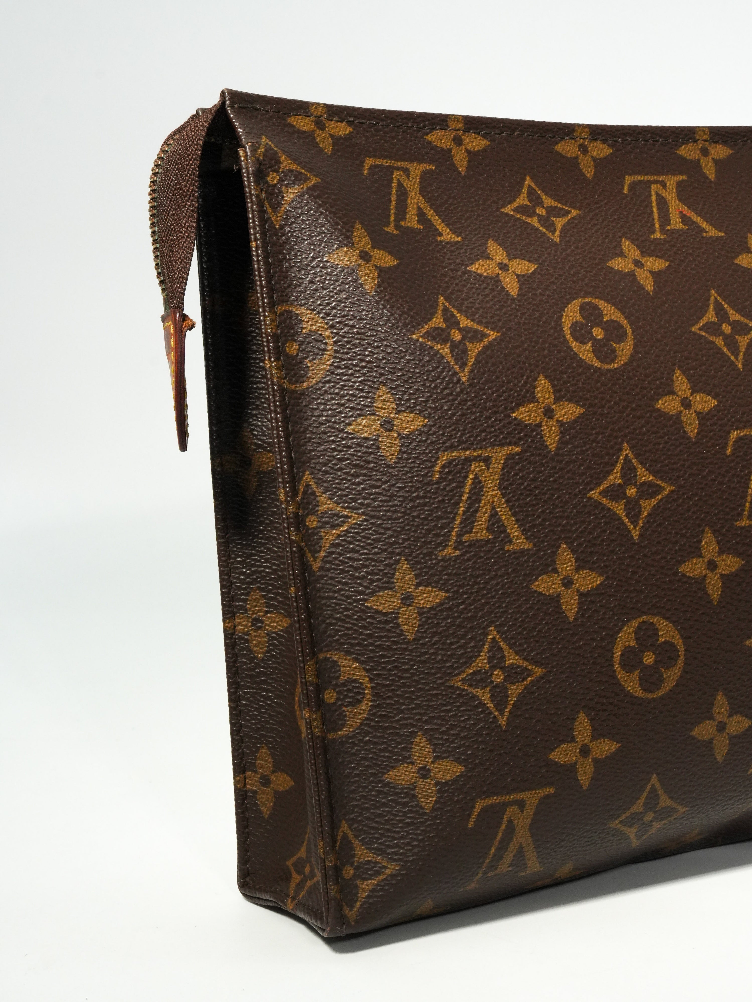 Louis Vuitton Pochette Toilette Monogram