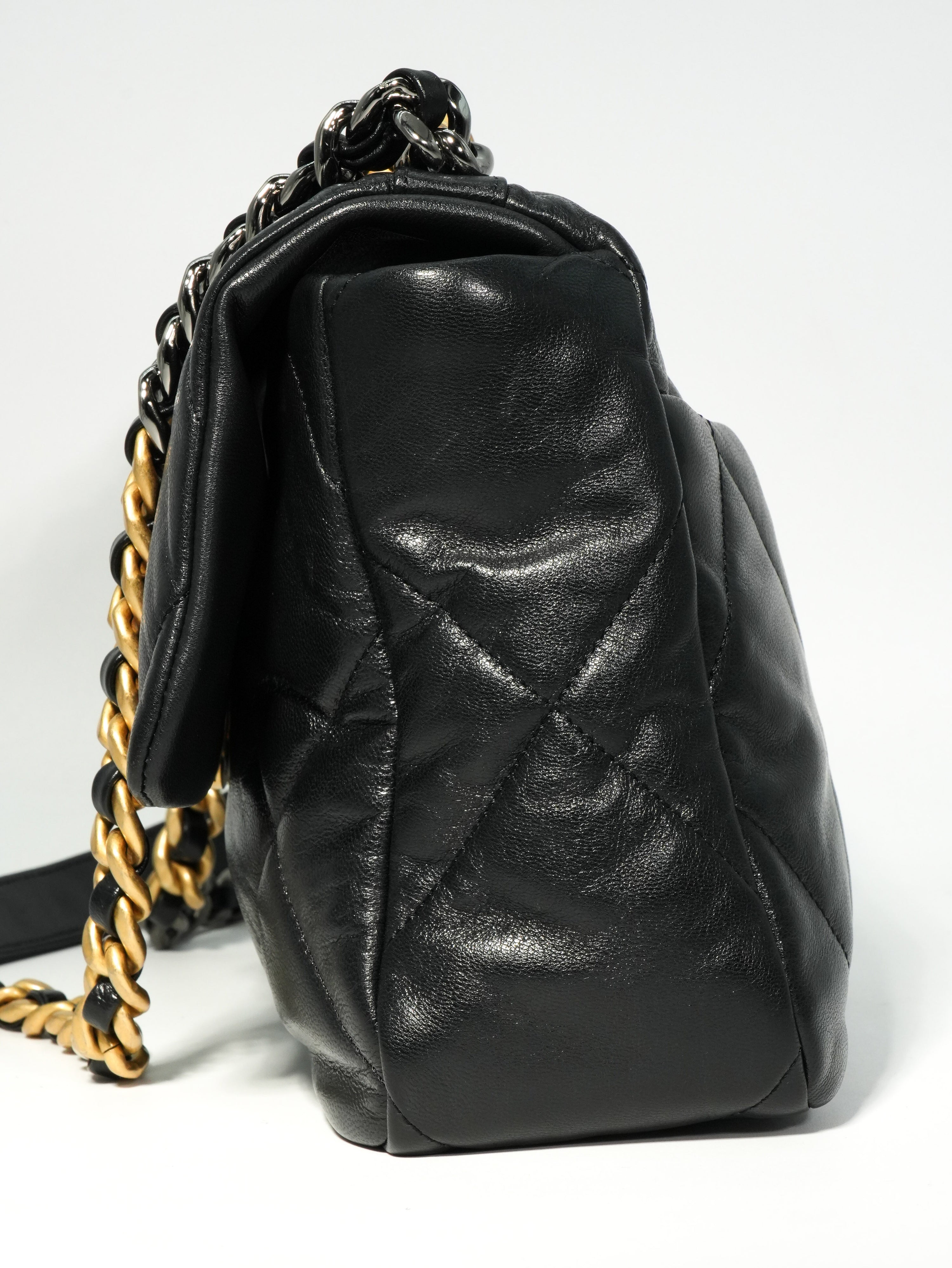 Chanel 19 Large in Pelle d’Agnello