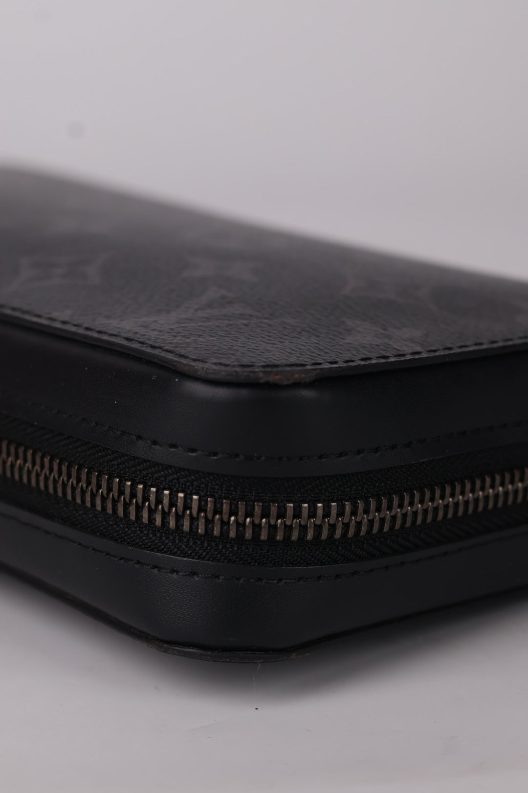 Louis Vuitton Pochette Zippy Monogram Eclipse