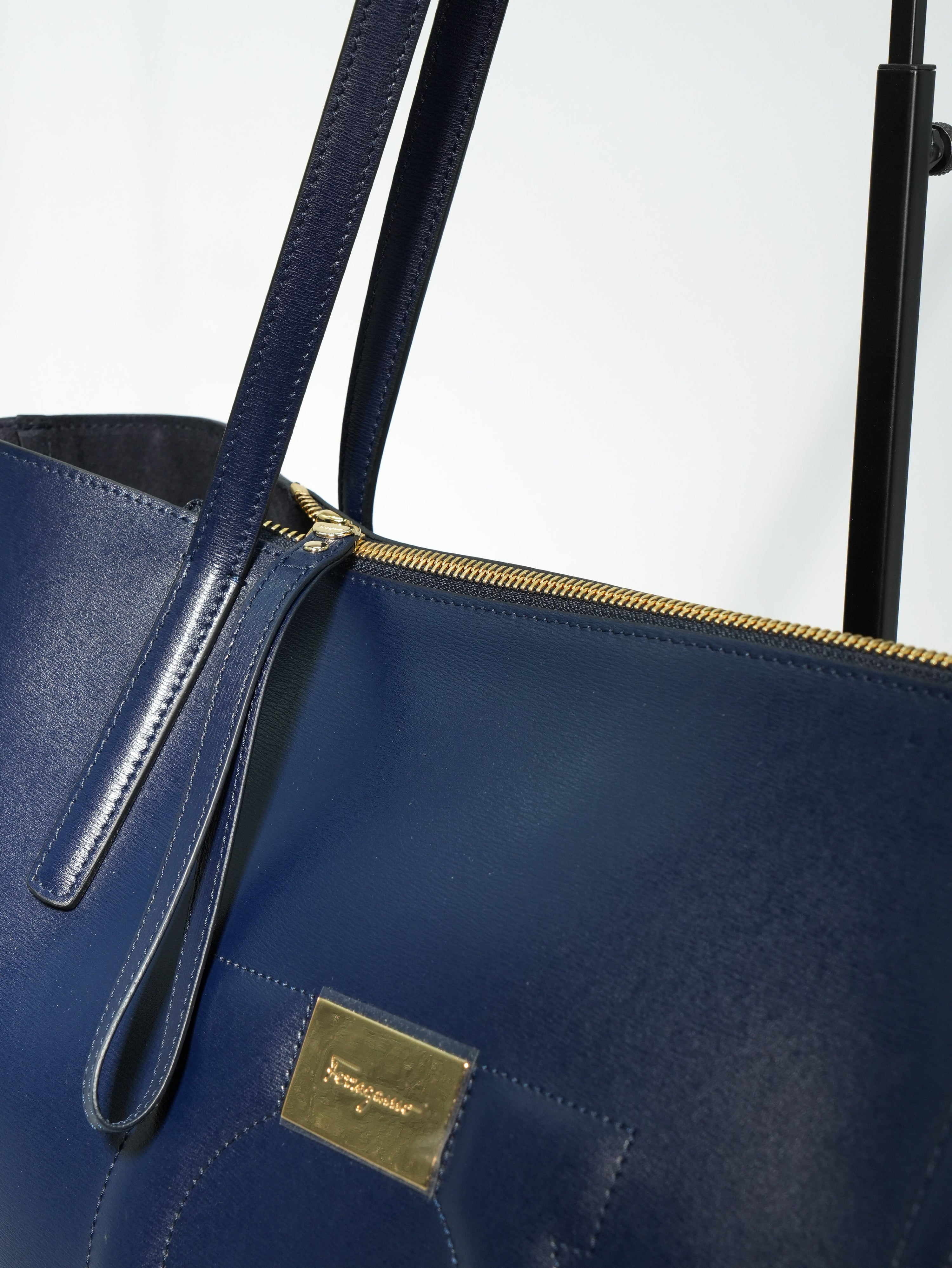 Ferragamo City Tote in Pelle