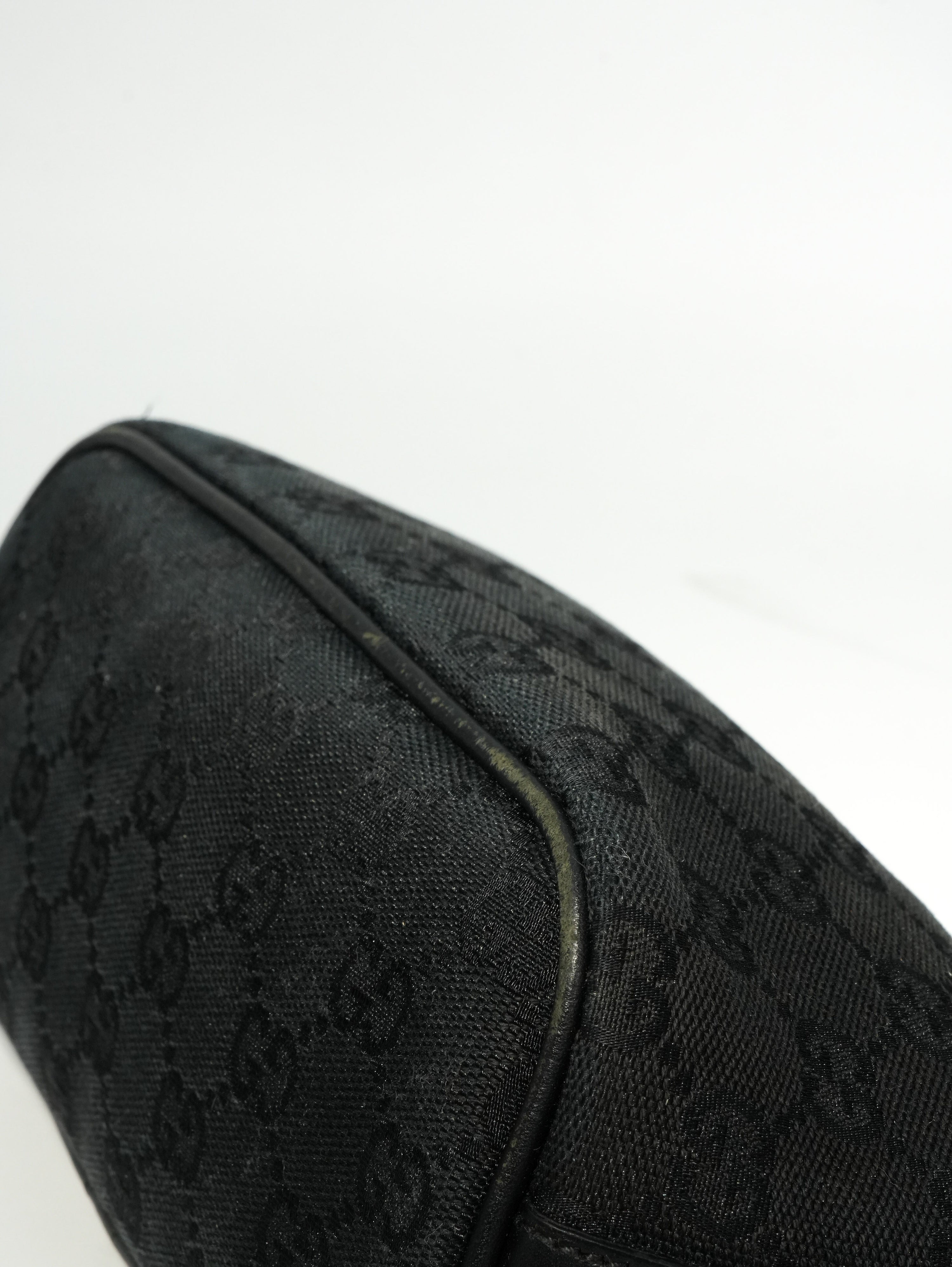 Gucci Boat Bag GG Wave