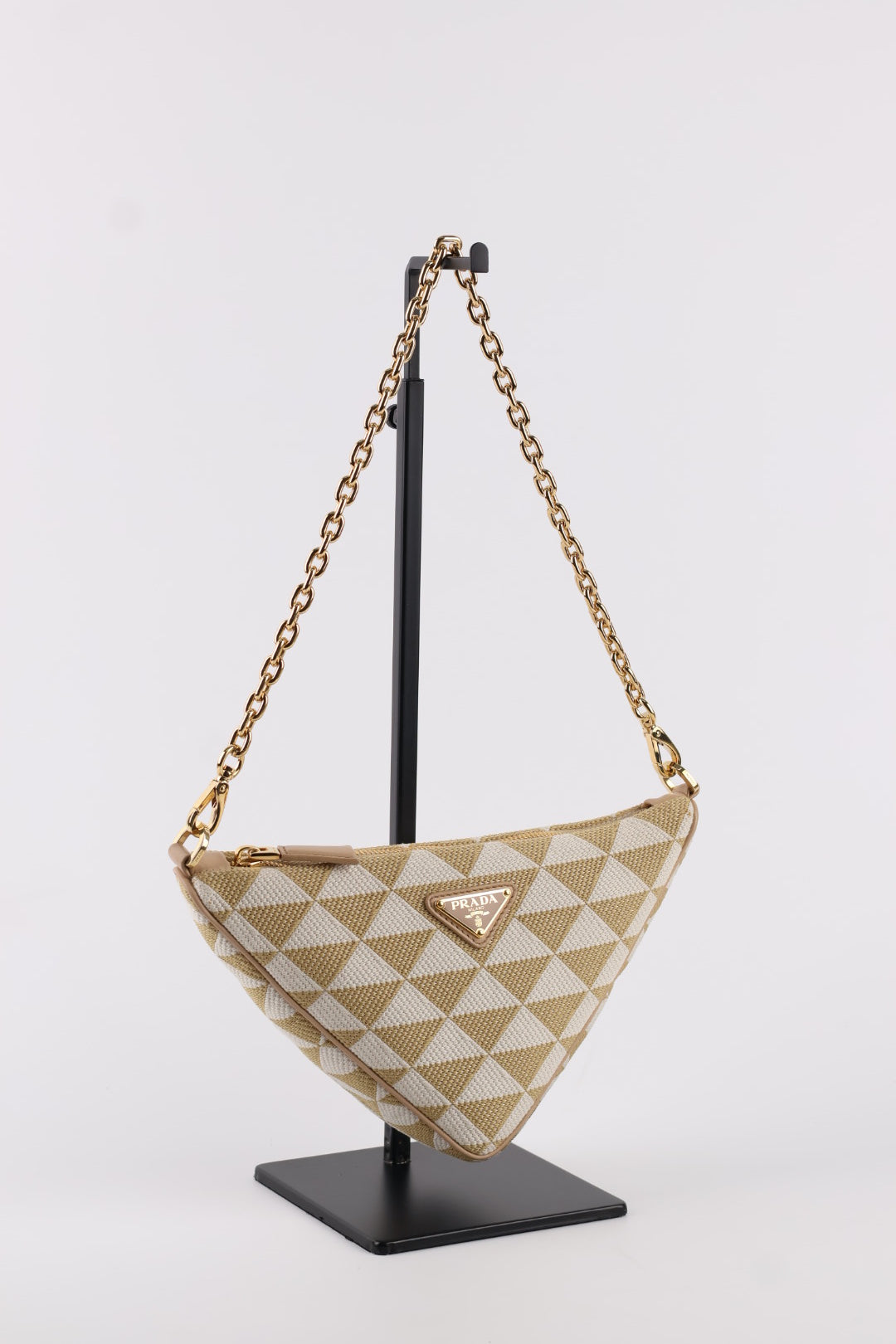 Prada Traingle Symbole
