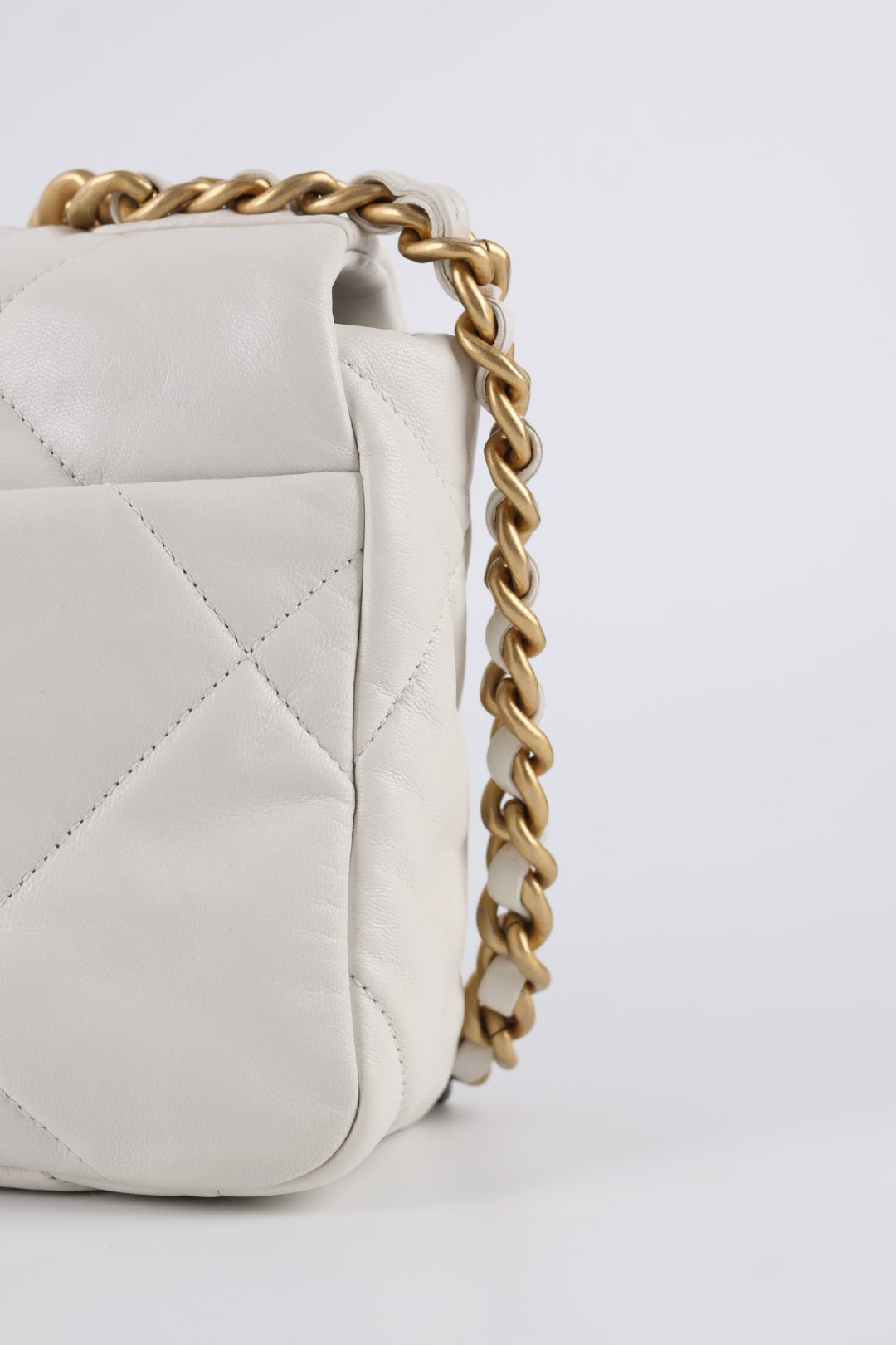 Chanel 19 in Pelle