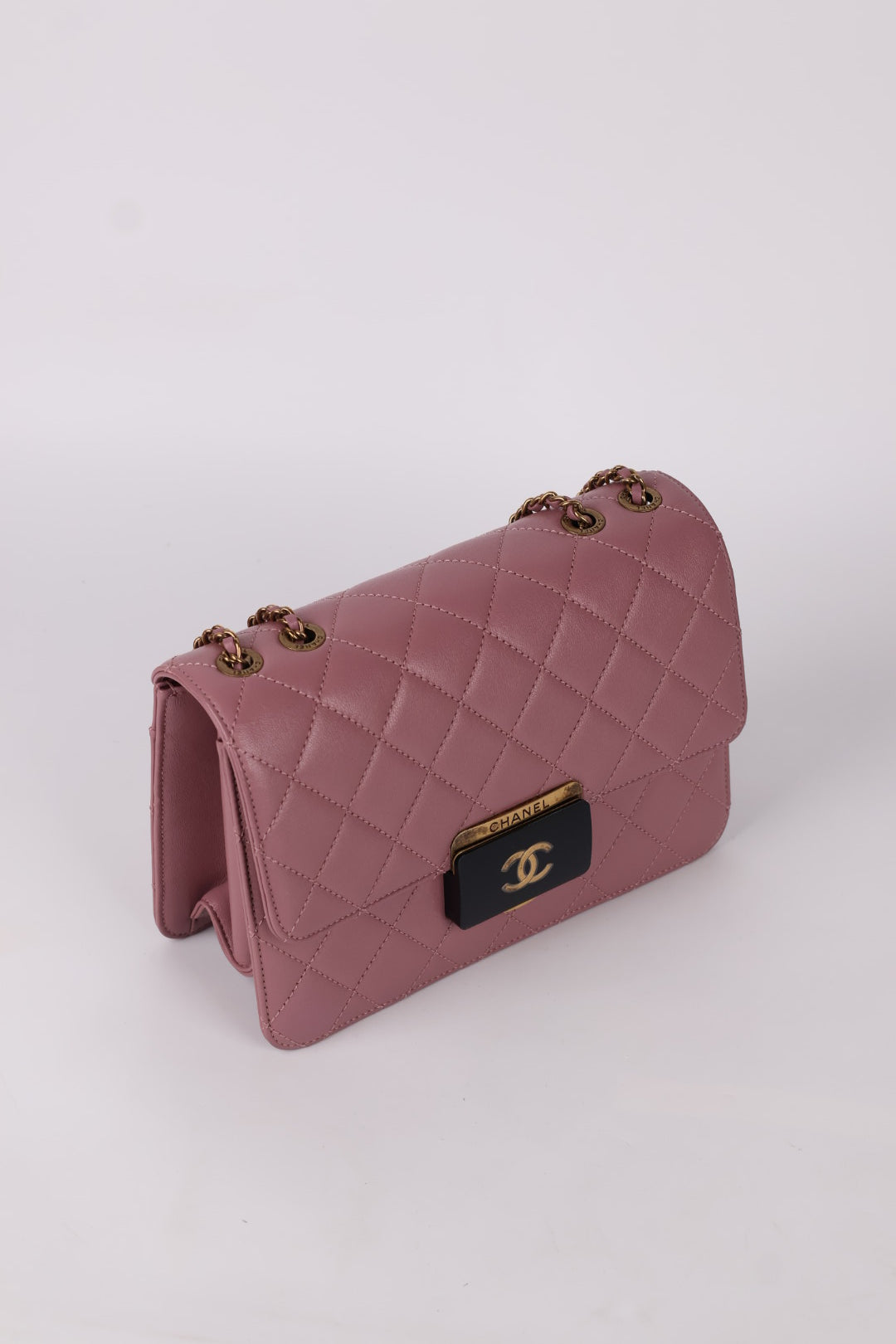 Chanel Beauty Lock Matelassé