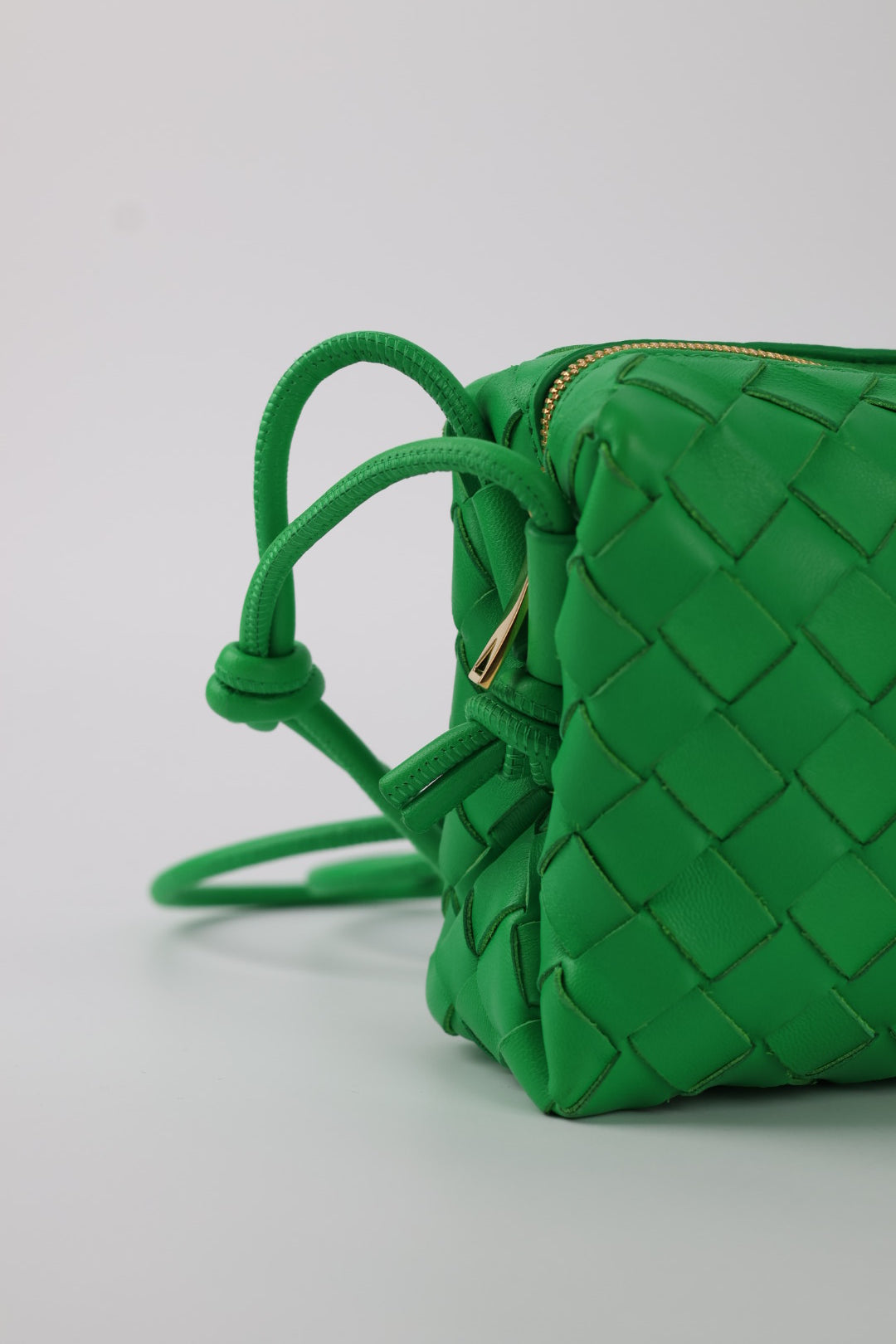 Bottega Veneta Loop in Pelle