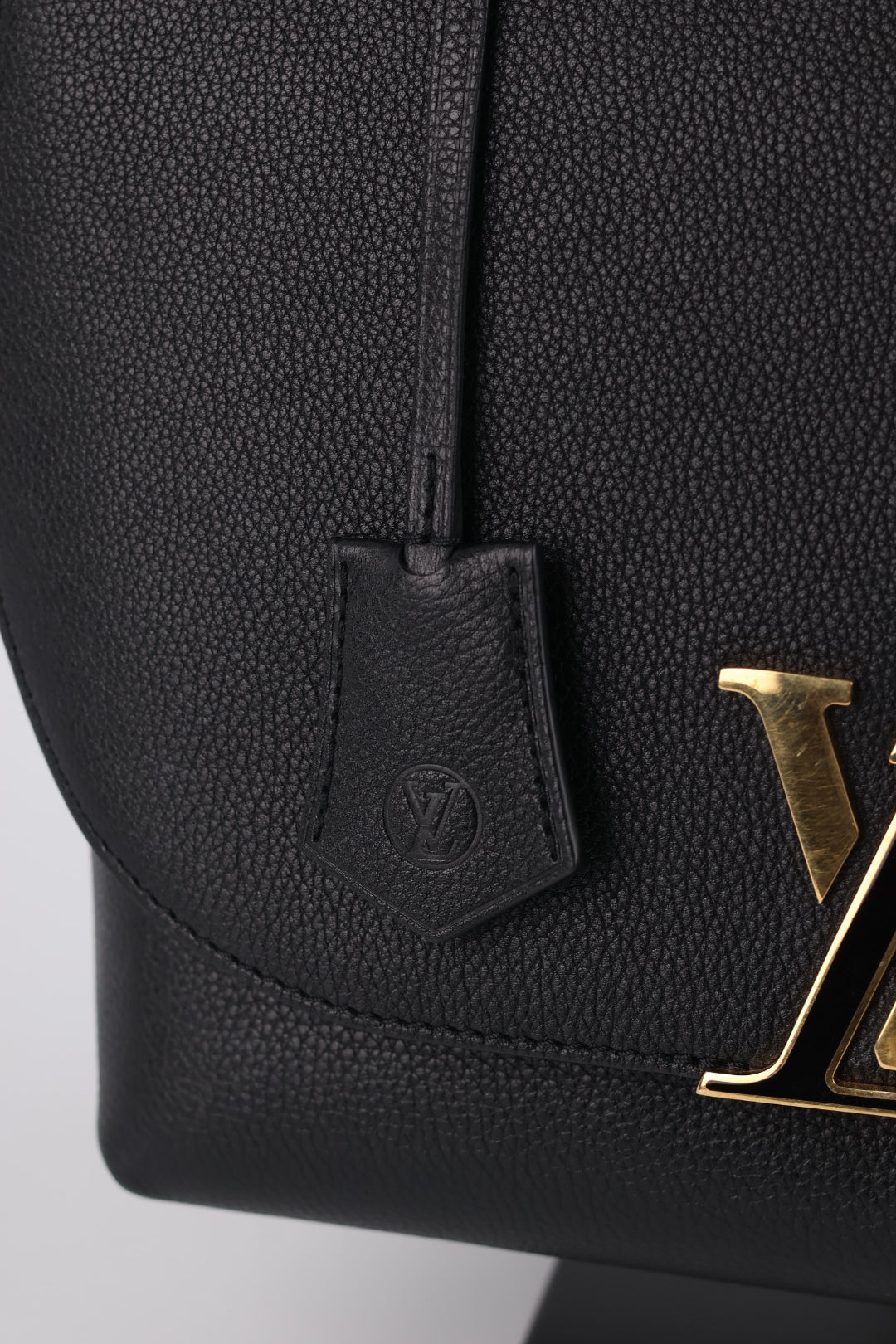 Louis Vuitton Volta Taurillon