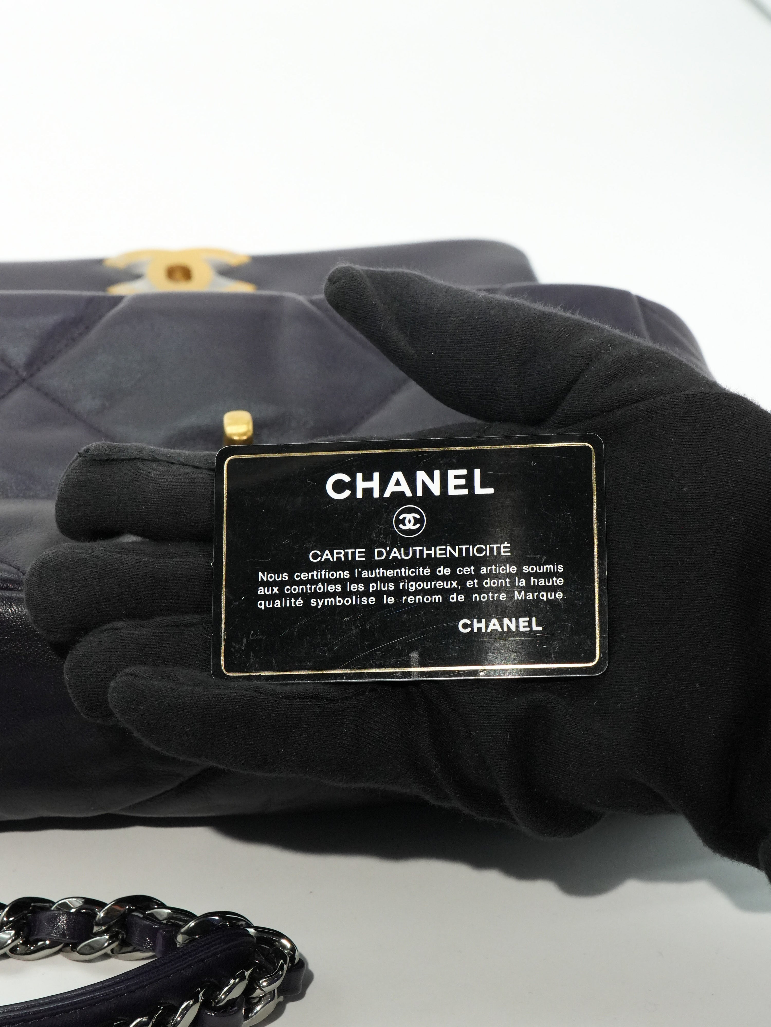 Chanel 19 Media in Pelle