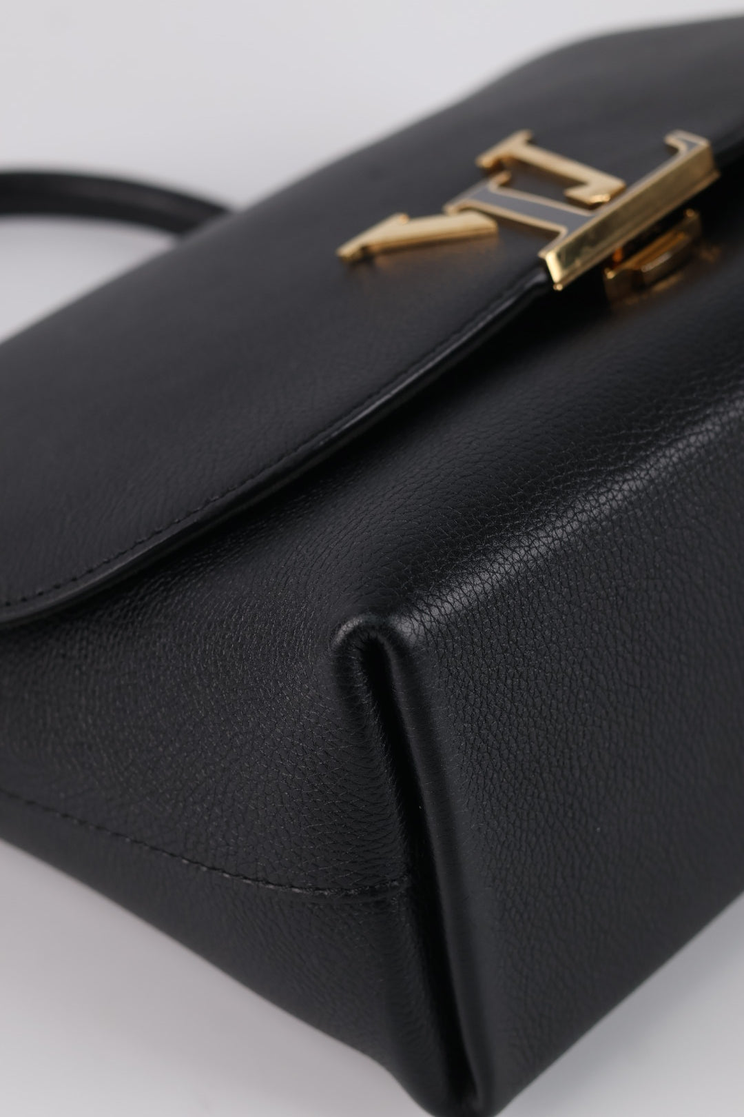 Louis Vuitton Volta Taurillon