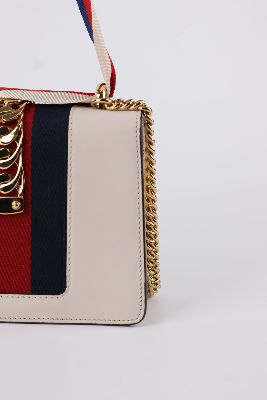 Gucci Sylvie Mini in Pelle
