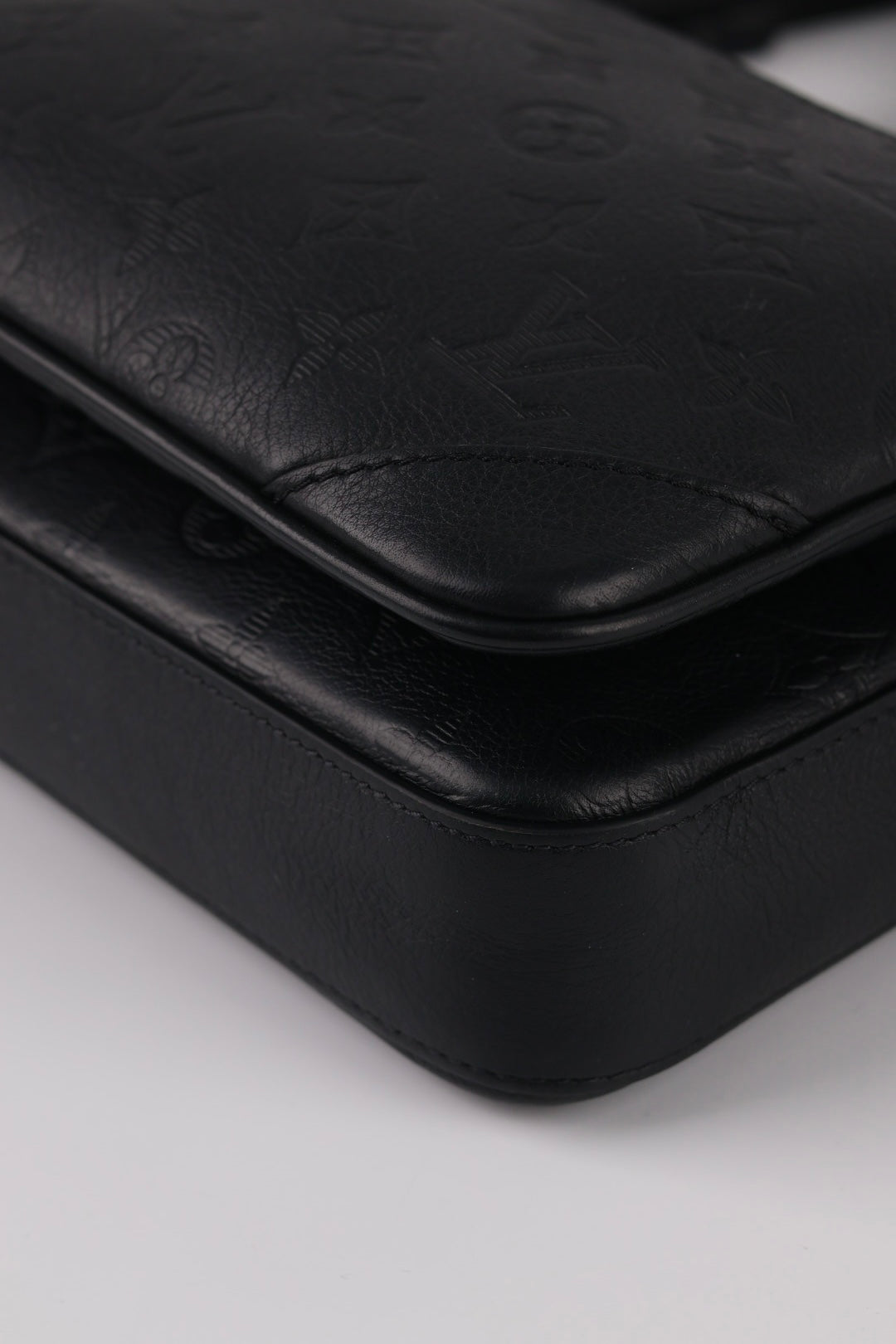 Louis Vuitton Trio Messenger Shadow