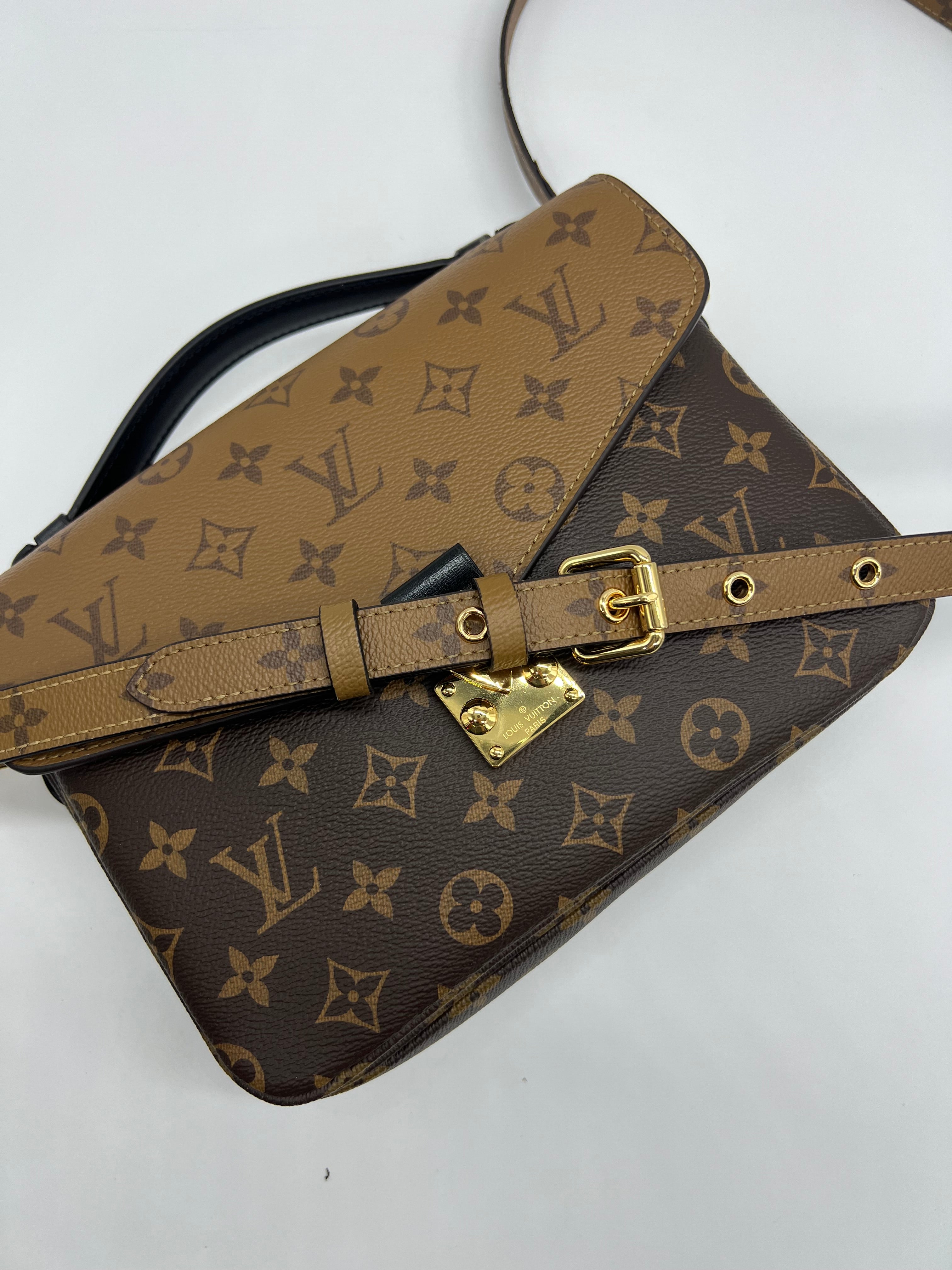 Louis Vuitton Métis Reverse