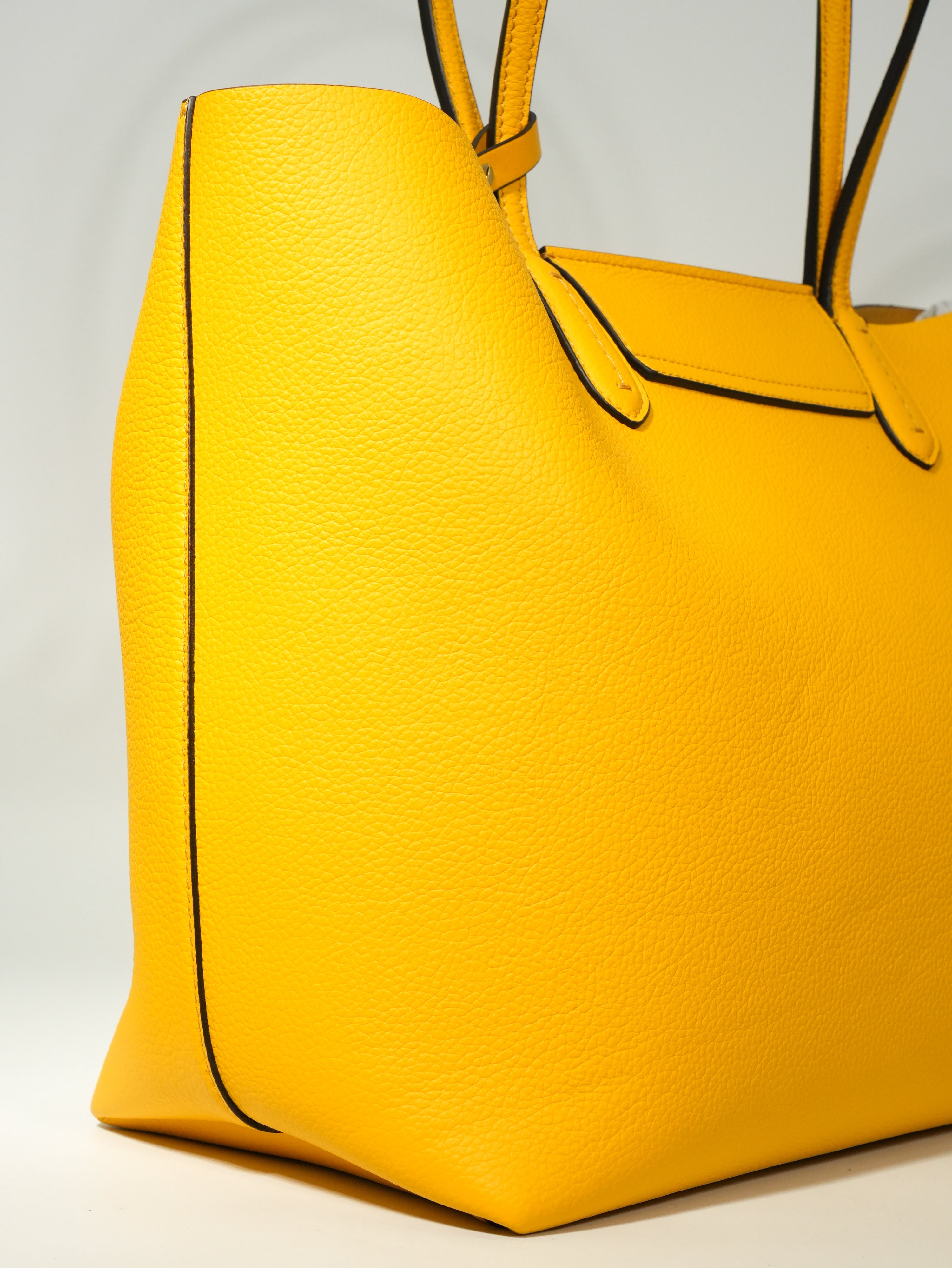 Ferragamo Gancini Tote in Pelle