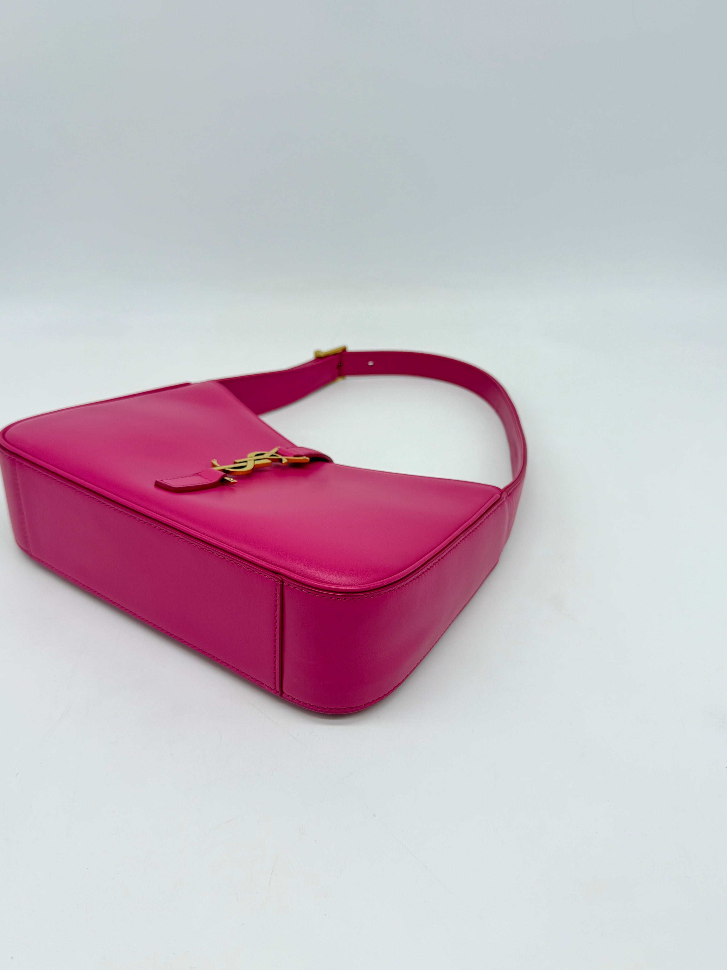 Saint Laurent Hobo le 5 à 7