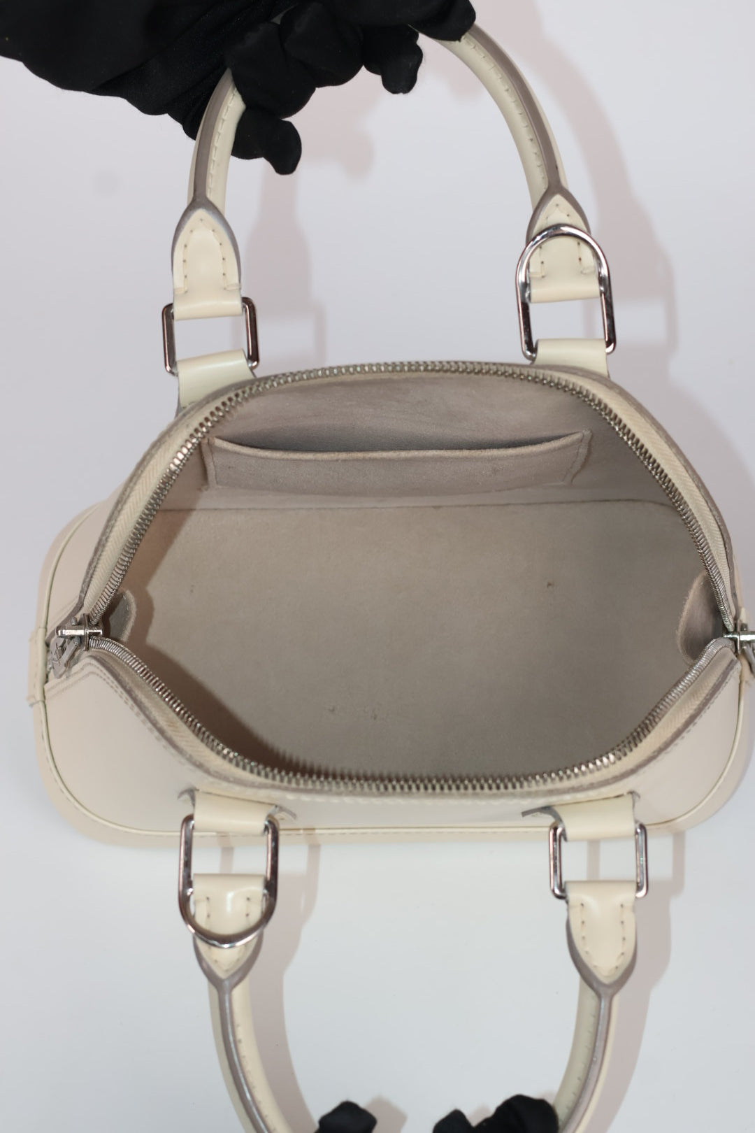 Louis Vuitton Alma BB Epi