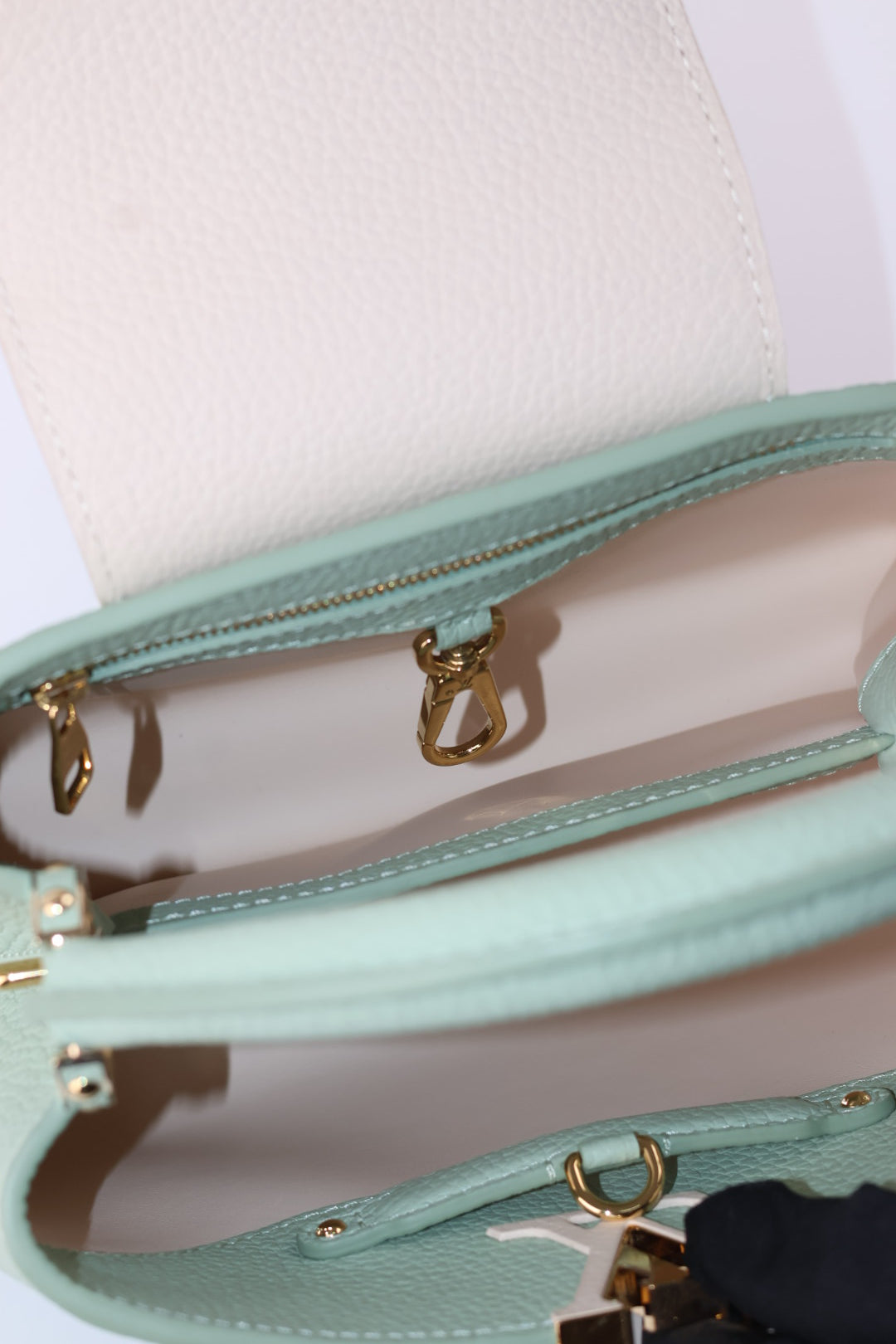 Louis Vuitton Capucines BB