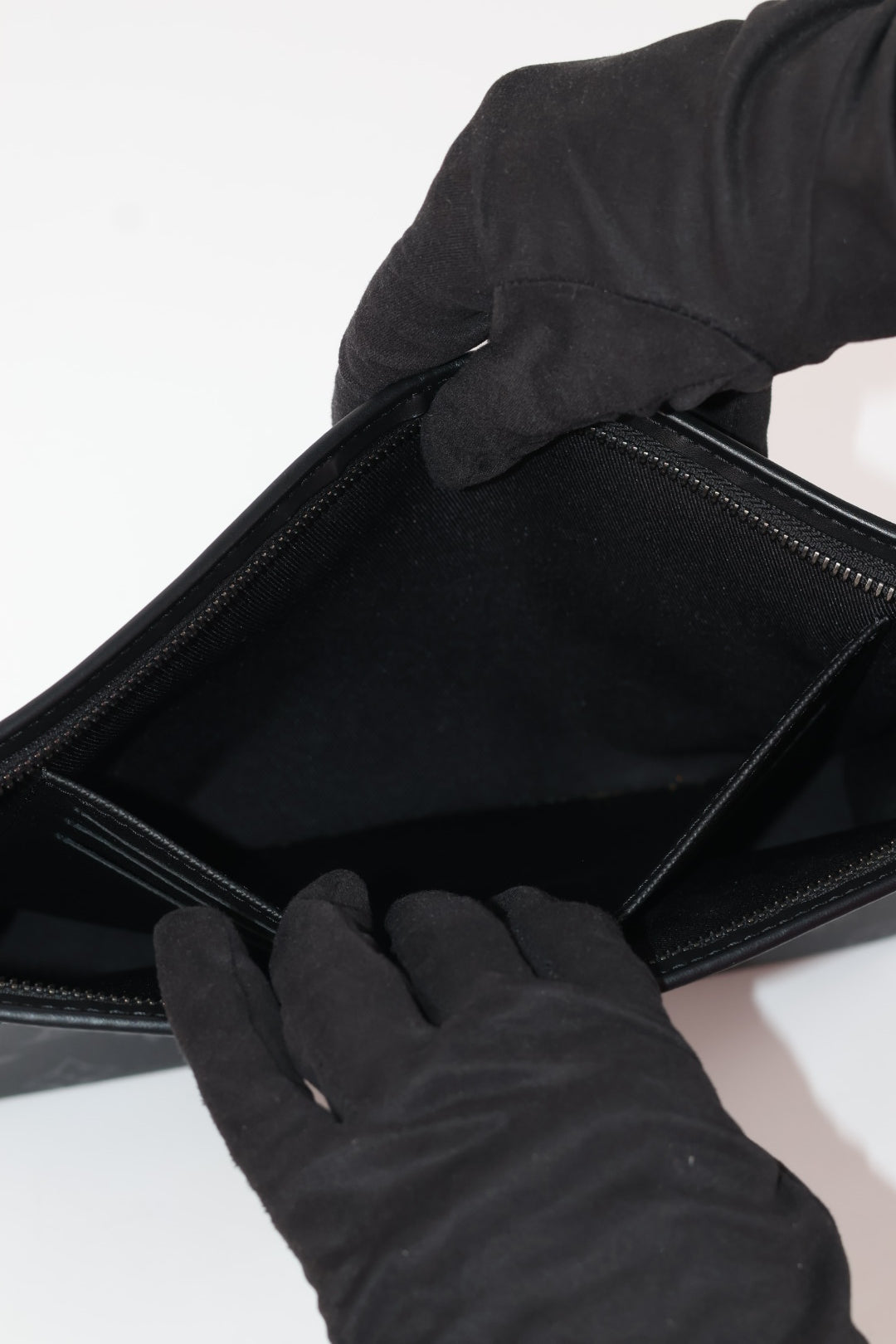 Louis Vuitton Pochette Voyage MM