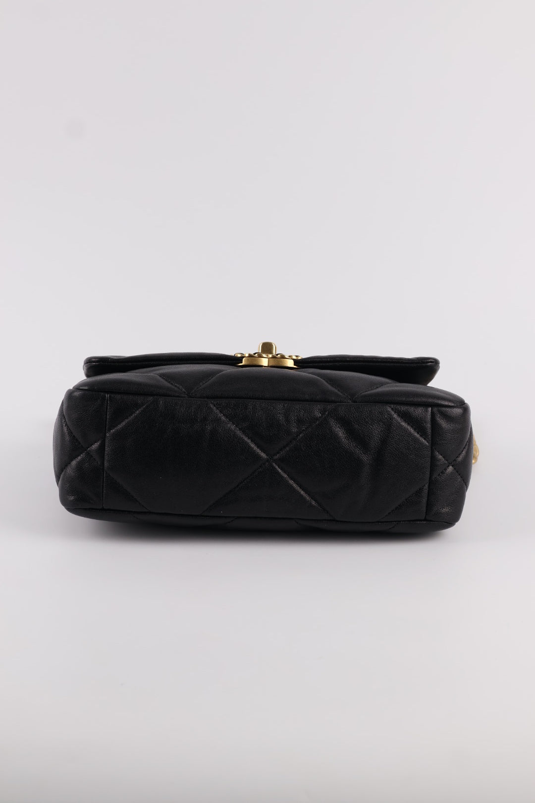 Chanel 19 in Pelle