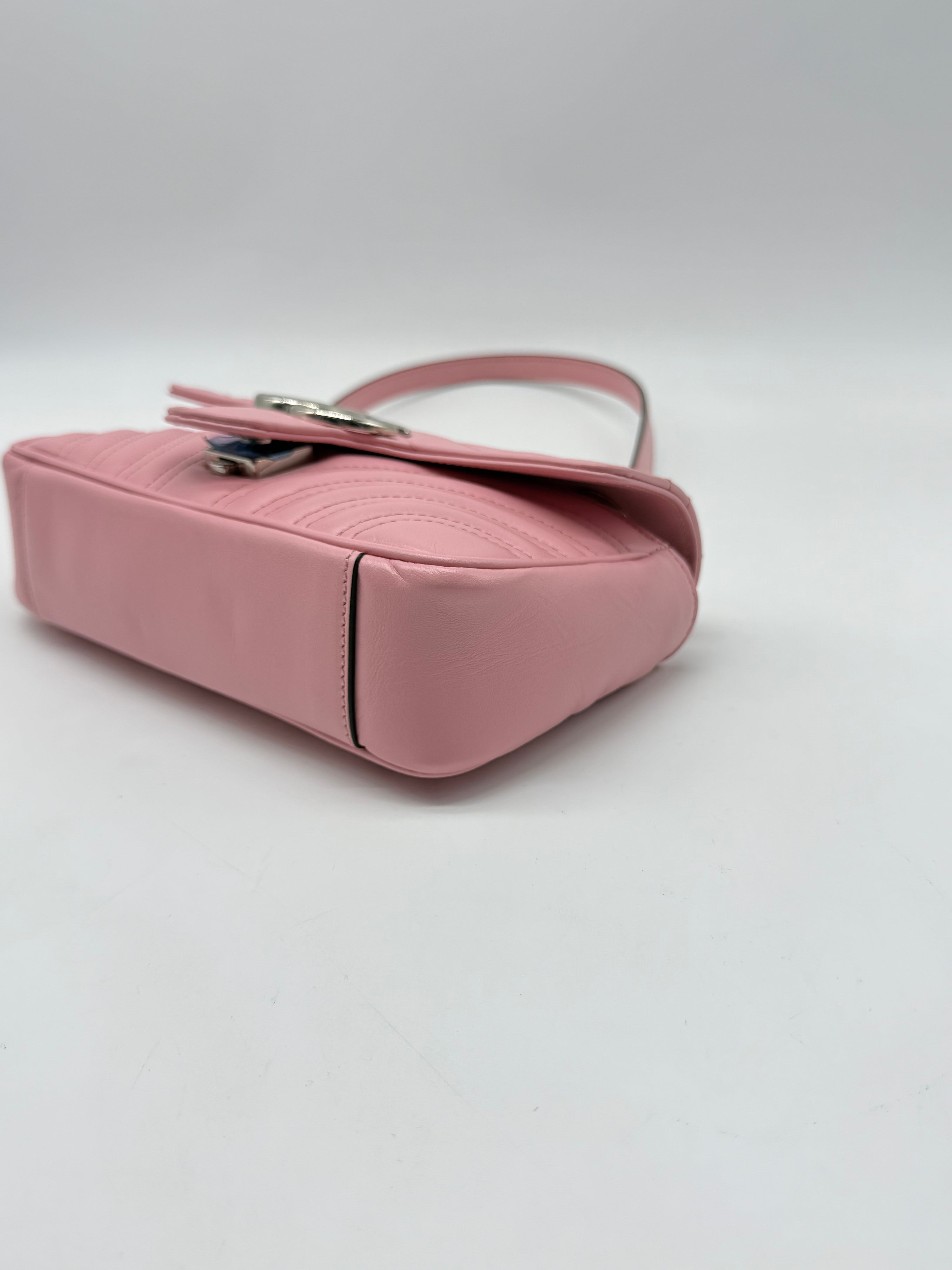 Gucci Marmont Matelassé 22cm